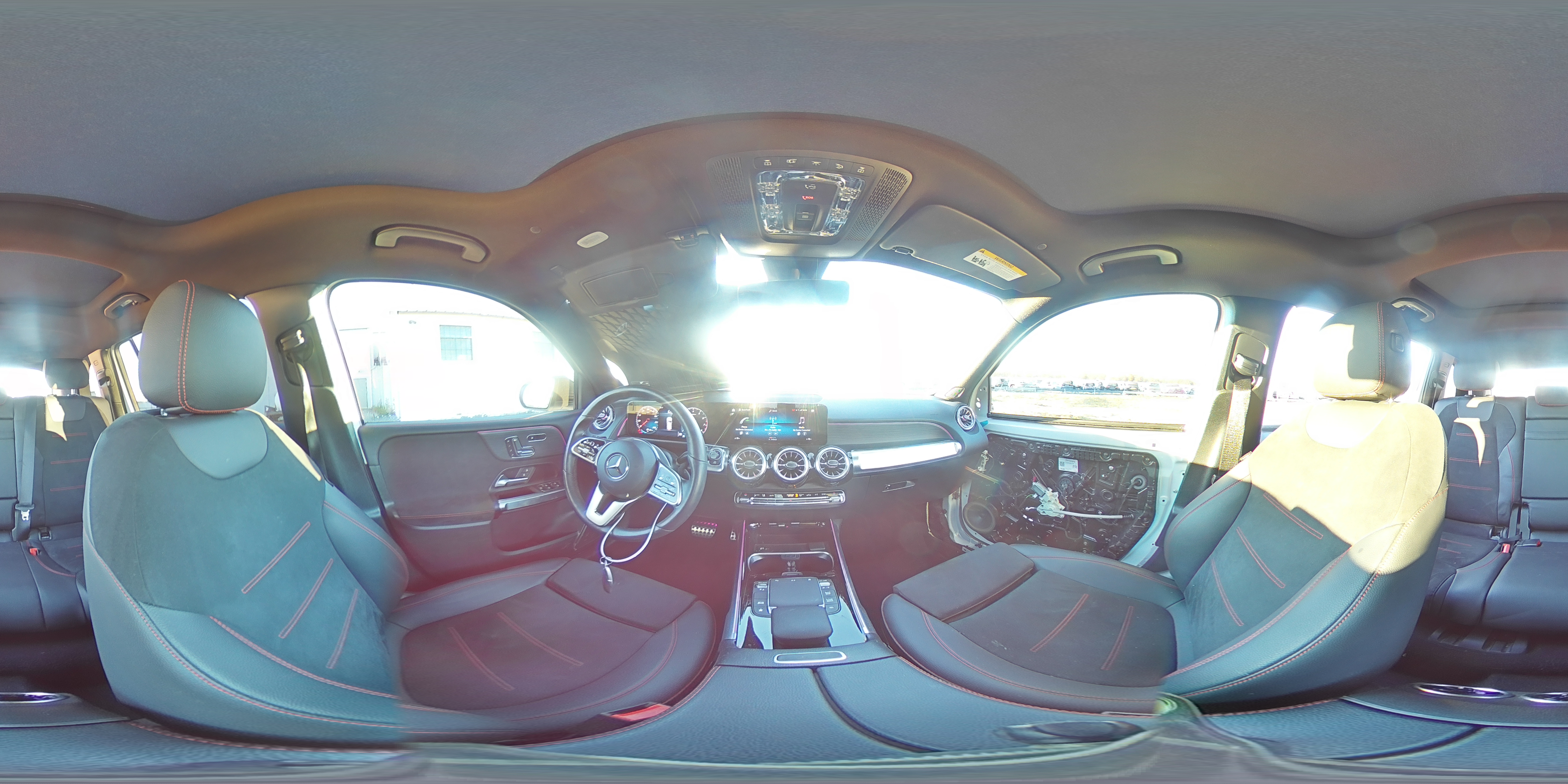 2023 Mercedes-Benz GLB - Image 16
