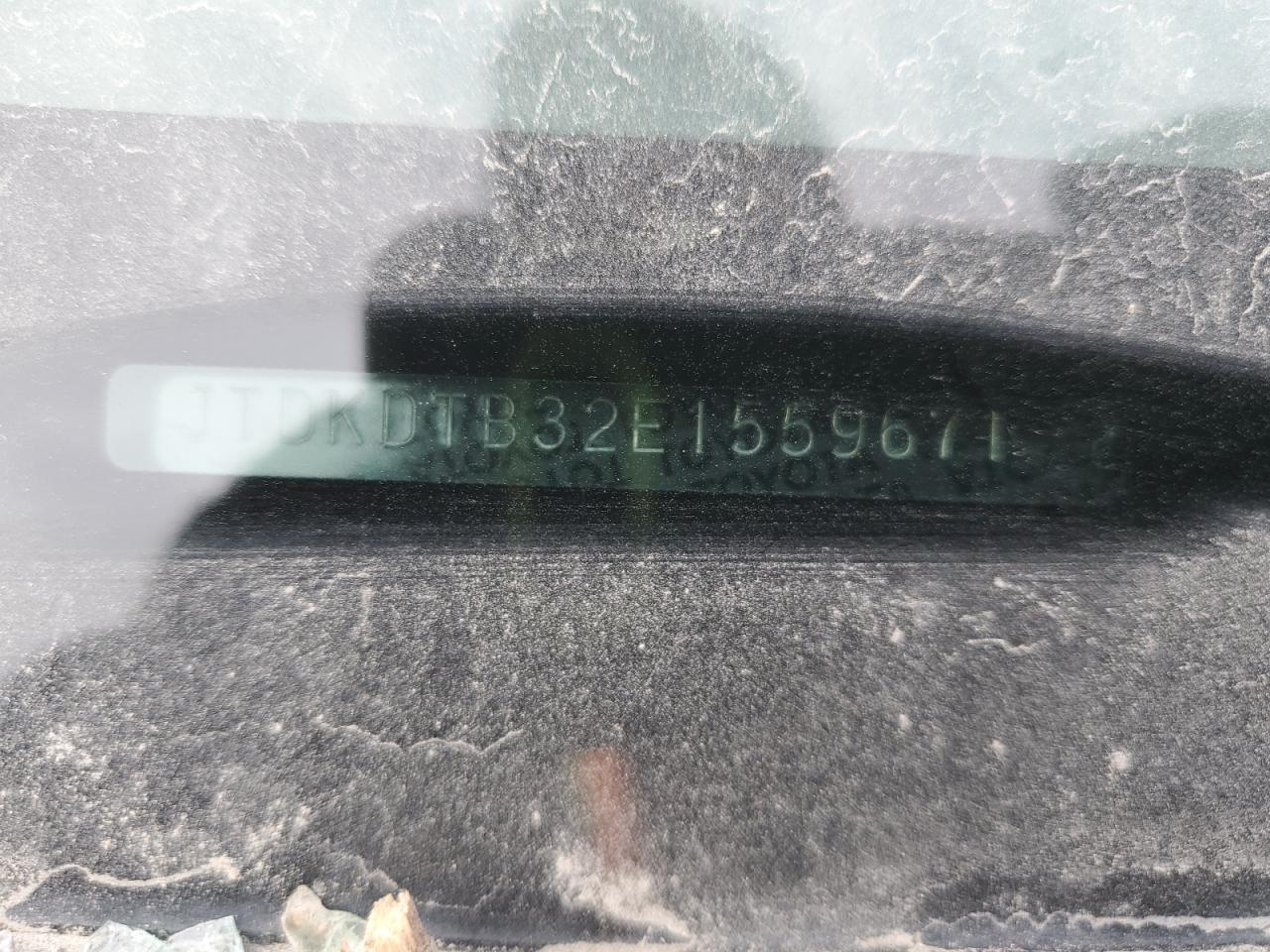 2014 Toyota Prius - Image 12