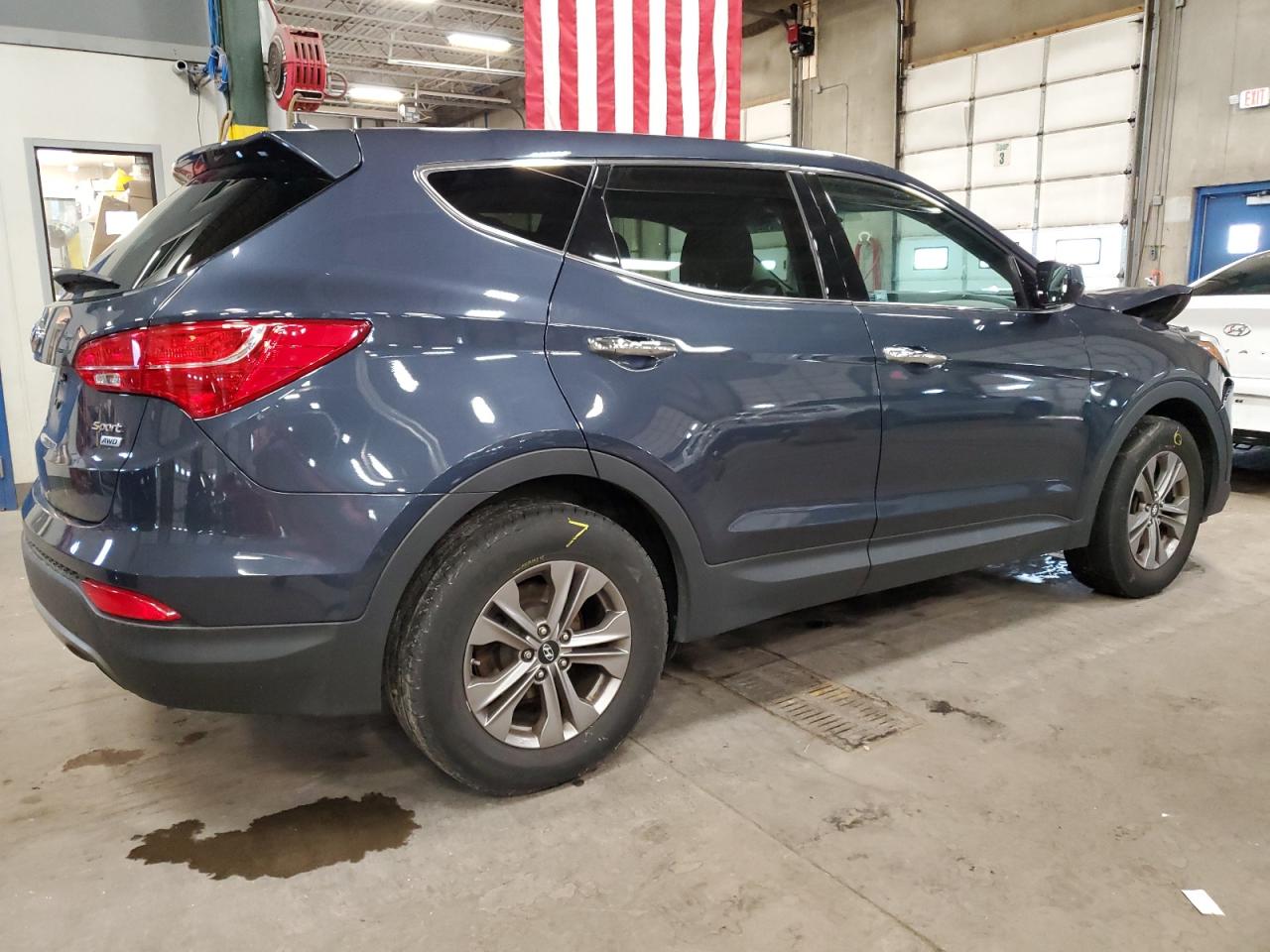 2016 Hyundai Santa Fe - Image 3