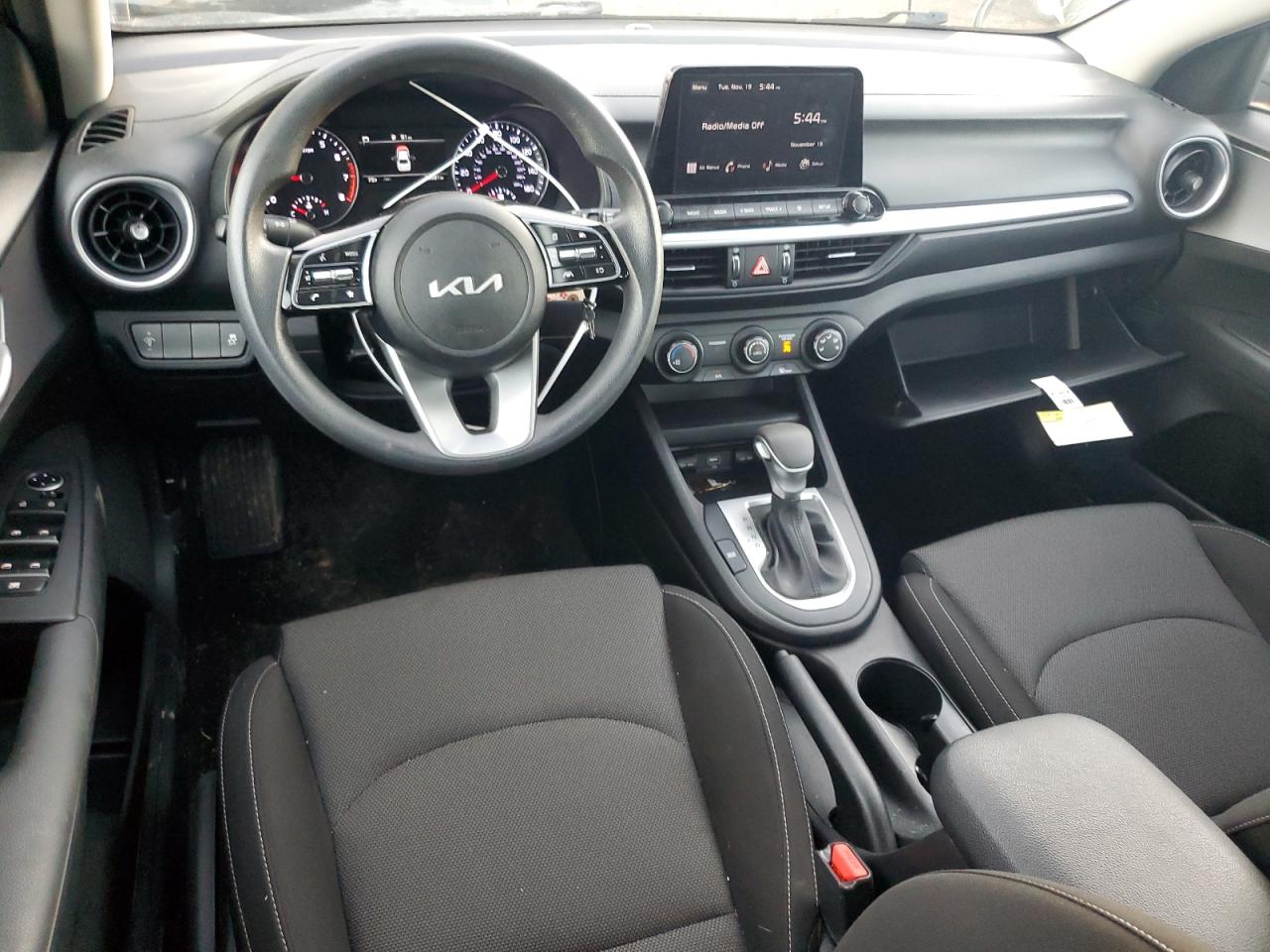 2023 Kia Forte - Image 8