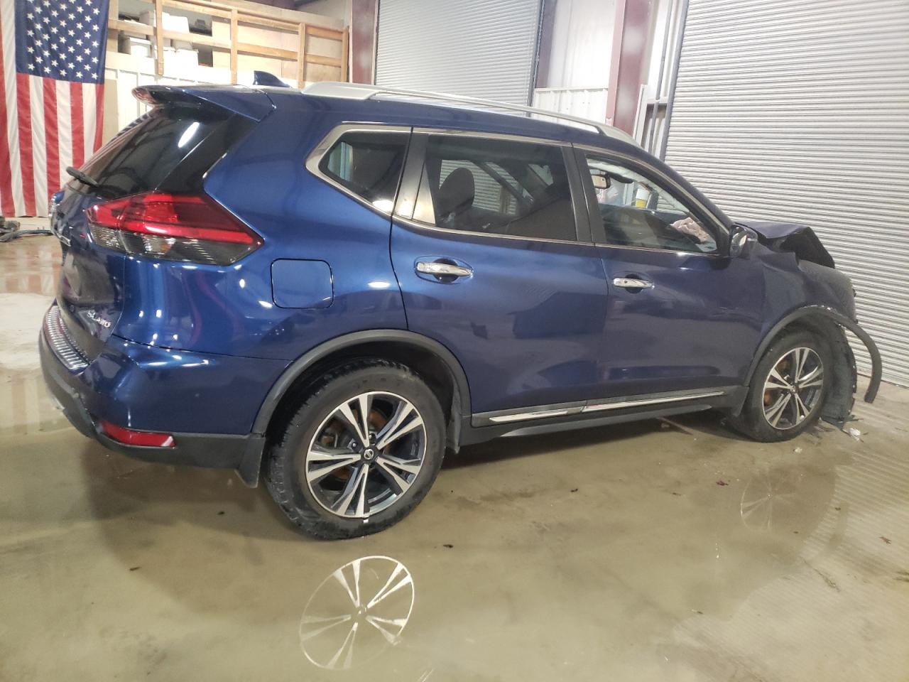 2017 Nissan Rogue - Image 3