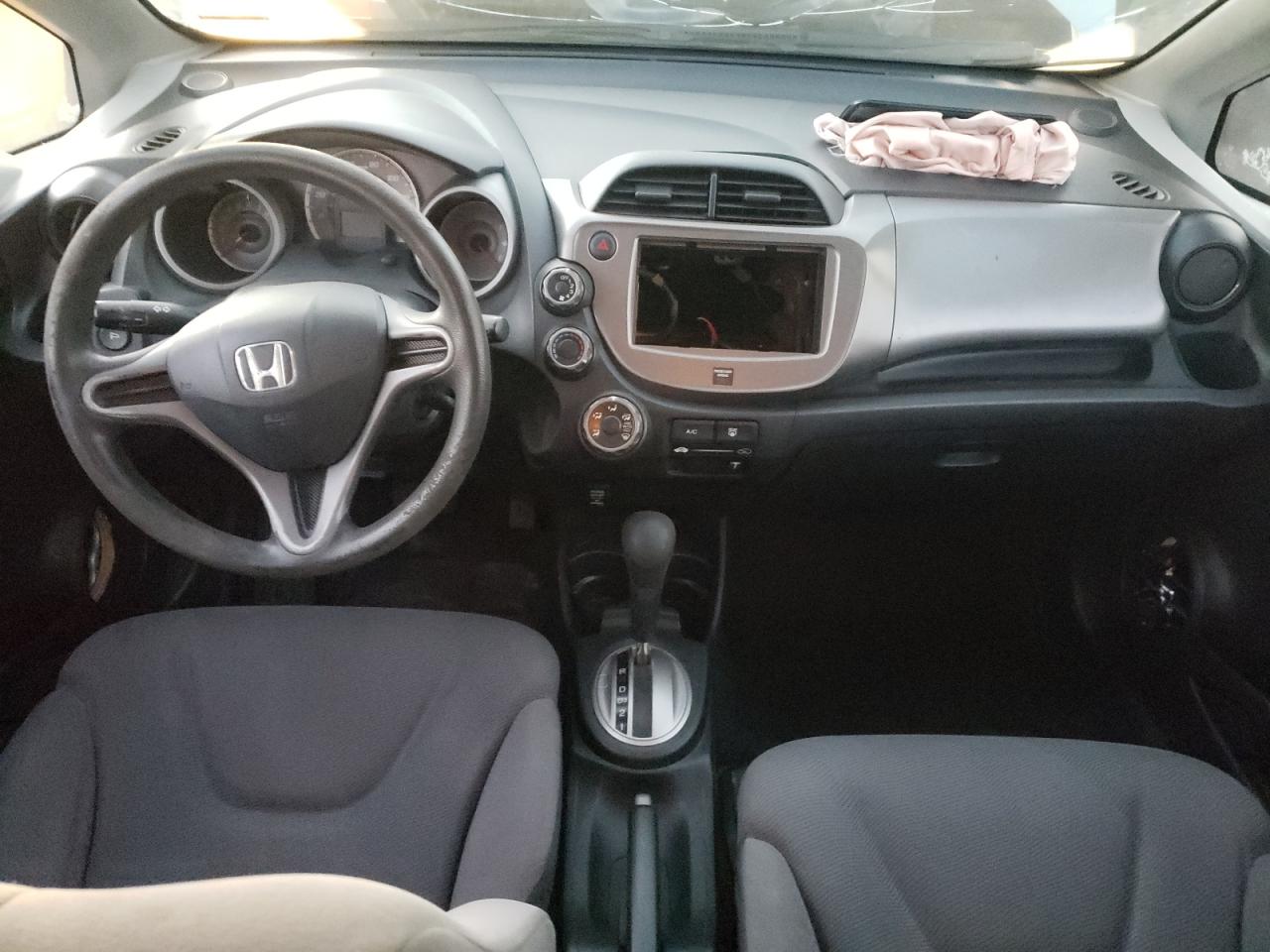 2009 Honda Fit VIN: JHMGE88229C005781 Lot: 81354664