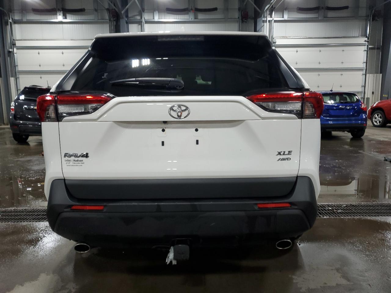 2019 Toyota RAV 4 - Image 6