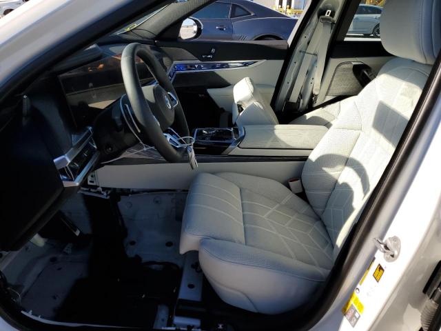  BMW 750 XE 2024 Белы