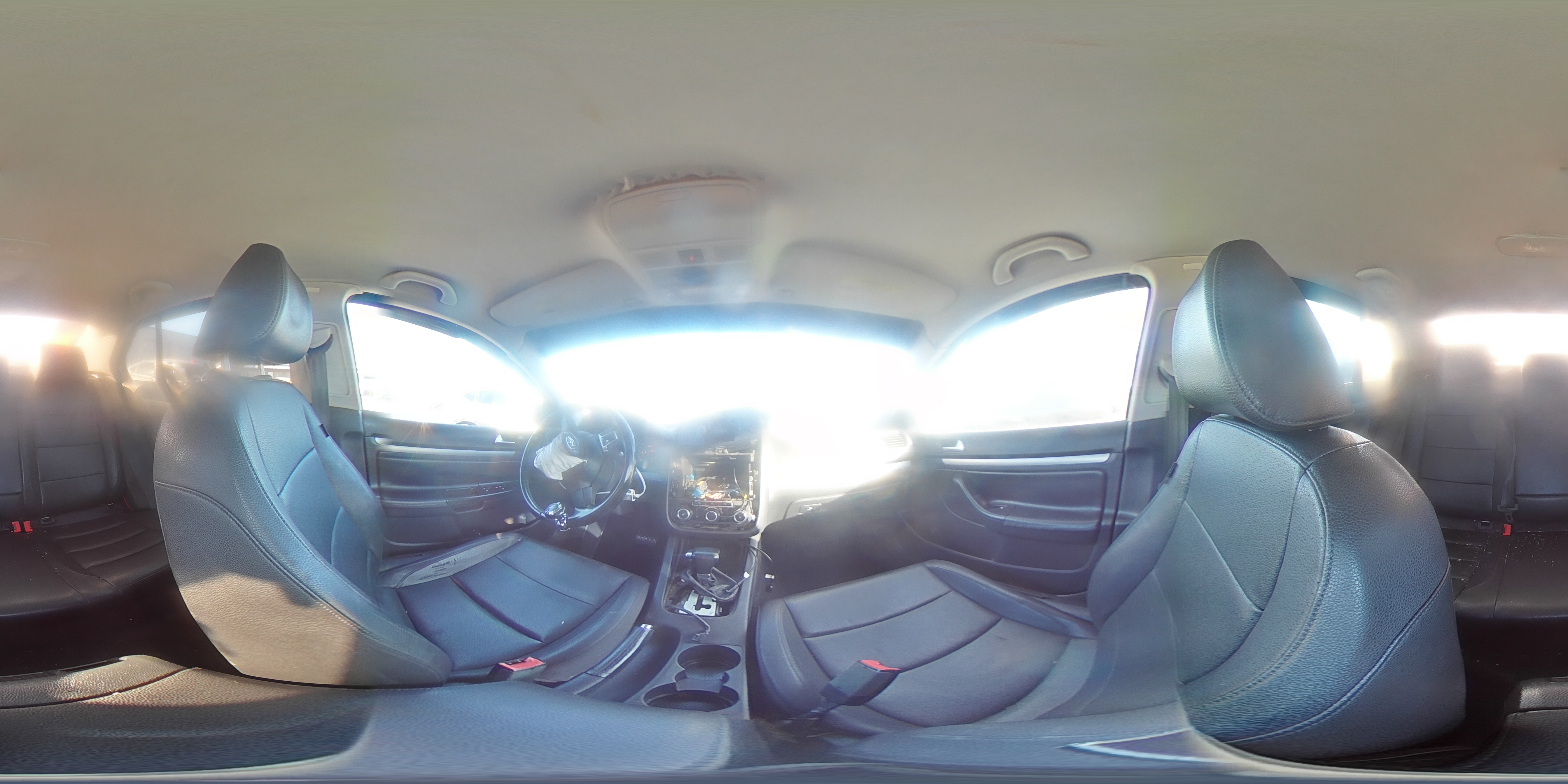 2010 Volkswagen Jetta - Image 13