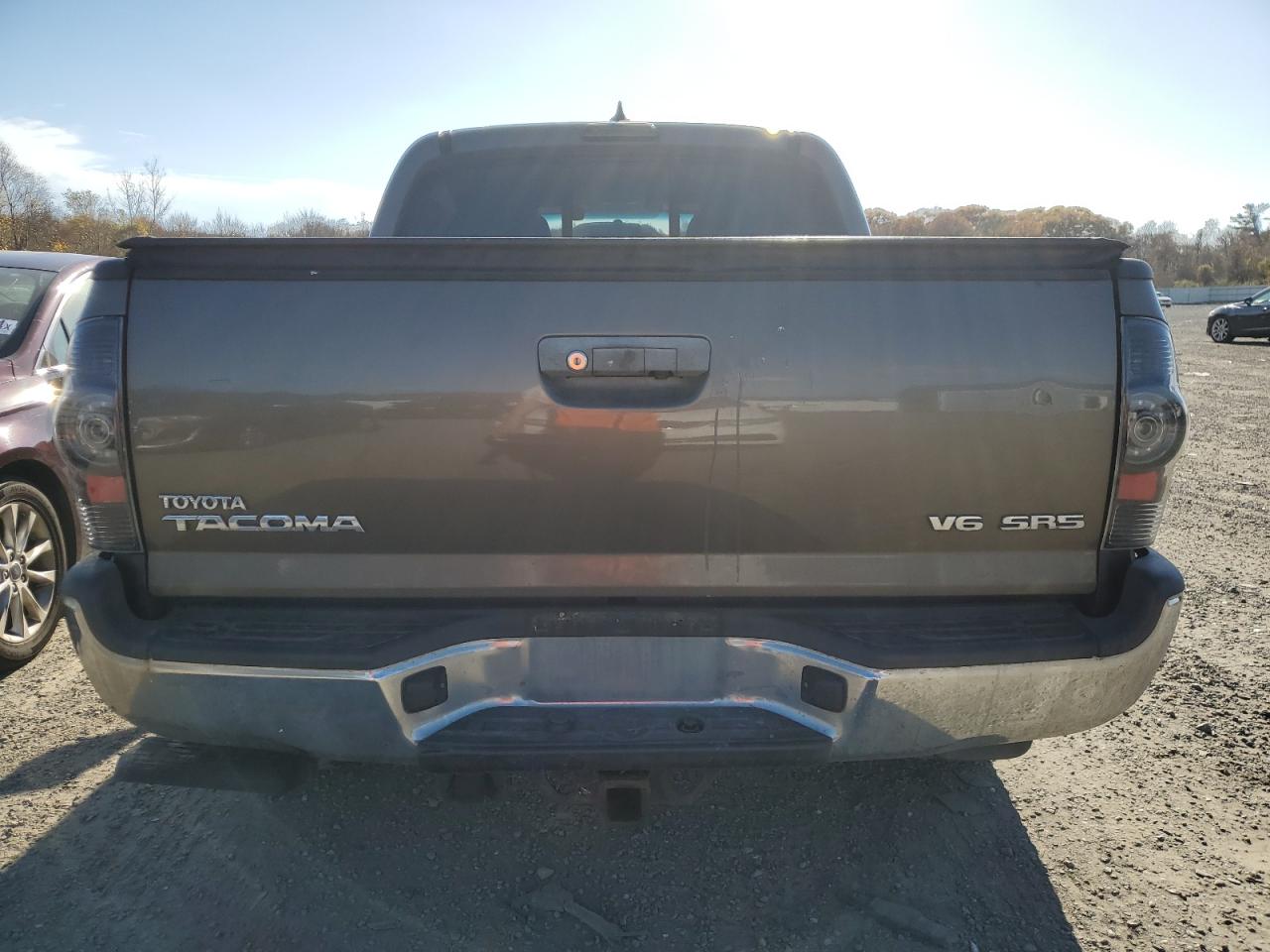 2015 Toyota Tacoma - Image 6