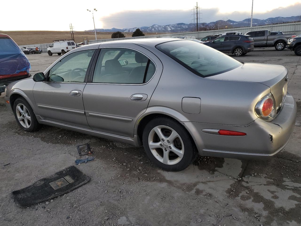 2002 Nissan Maxima - Image 2