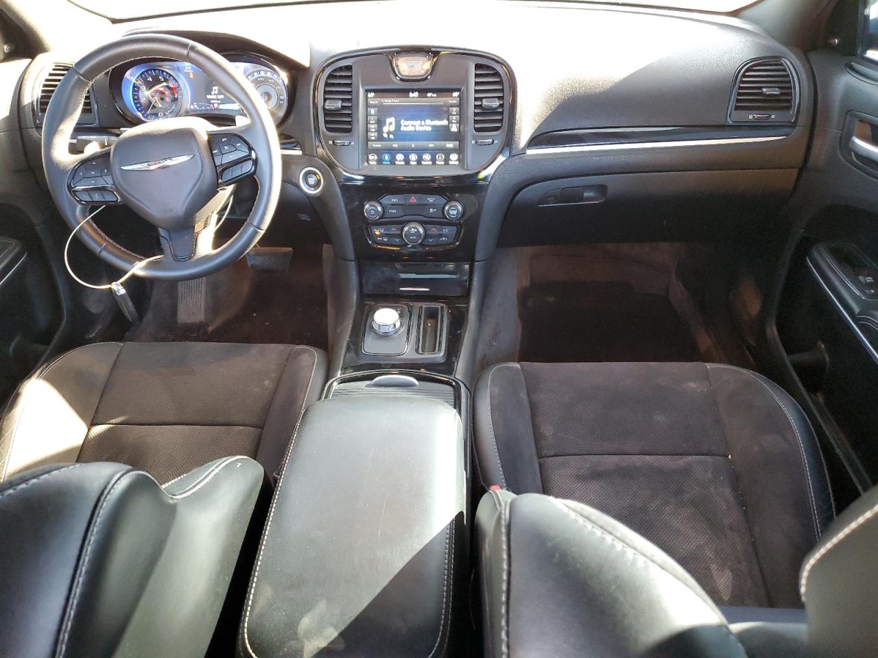2018 Chrysler 300 - Image 8
