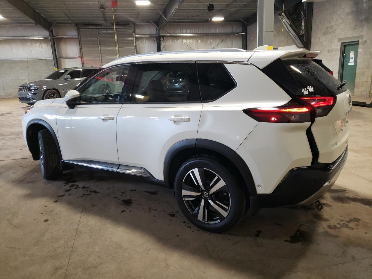 2021 Nissan Rogue - Image 2