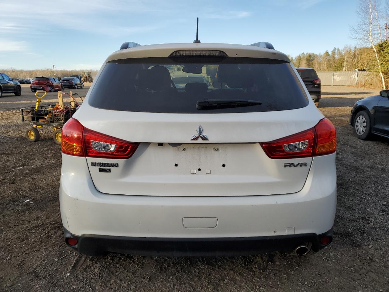 2016 Mitsubishi Outlander - Image 6