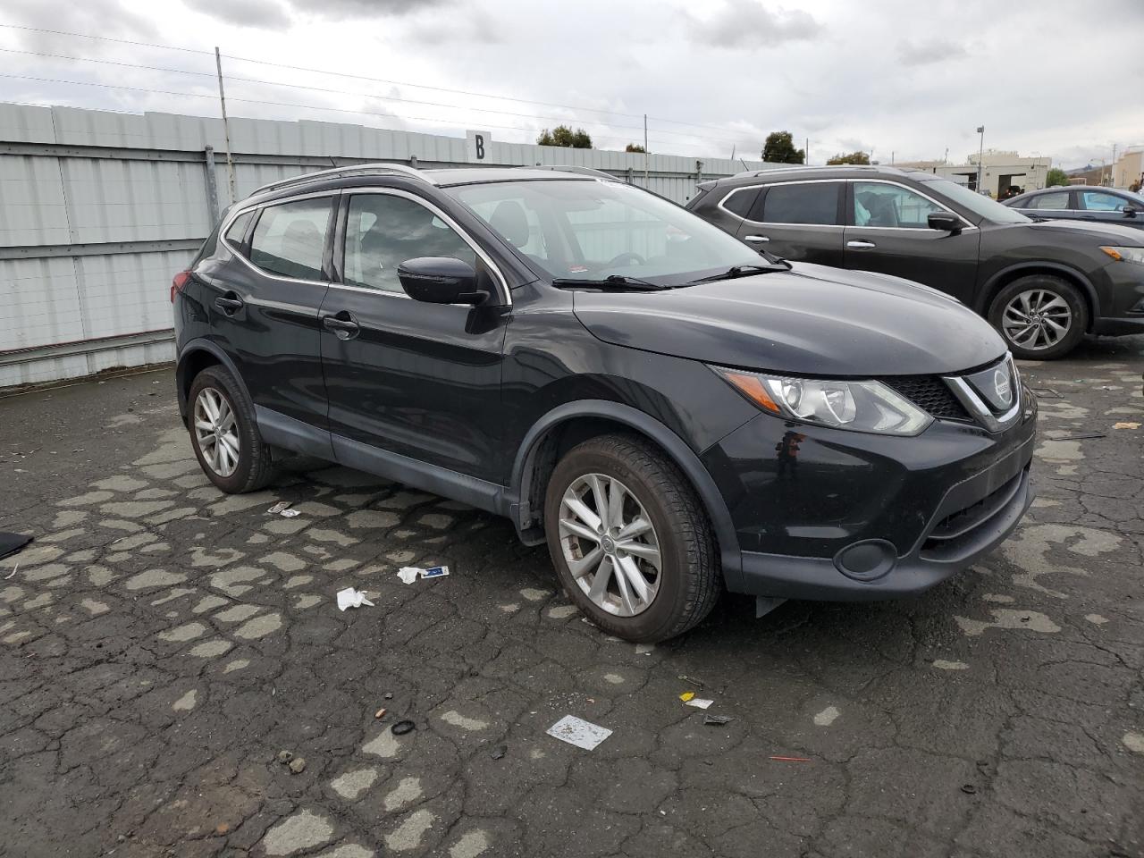 2018 Nissan Rogue - Image 4