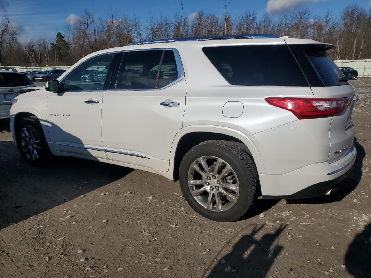 VIN 1GNEVKKW2JJ112726 2018 CHEVROLET TRAVERSE no.2