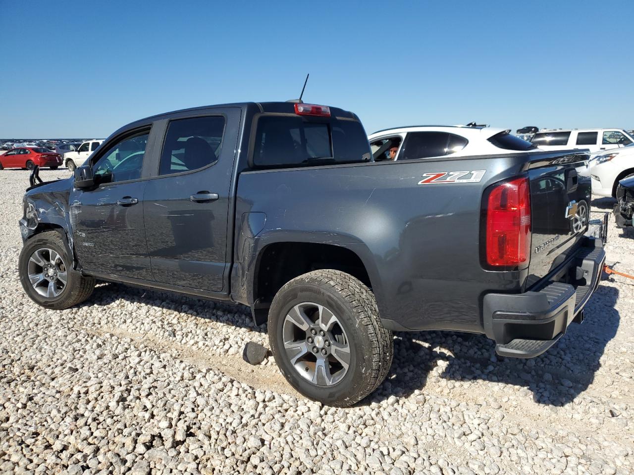 VIN 1GCGTDEN2H1216004 2017 CHEVROLET COLORADO no.2