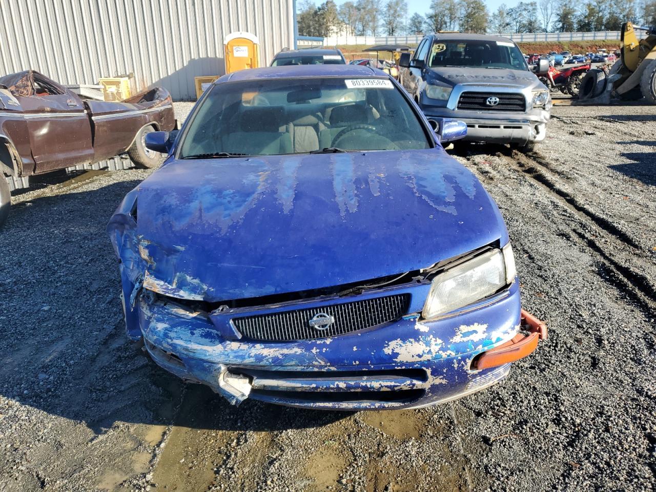 1996 Nissan Maxima - Image 5