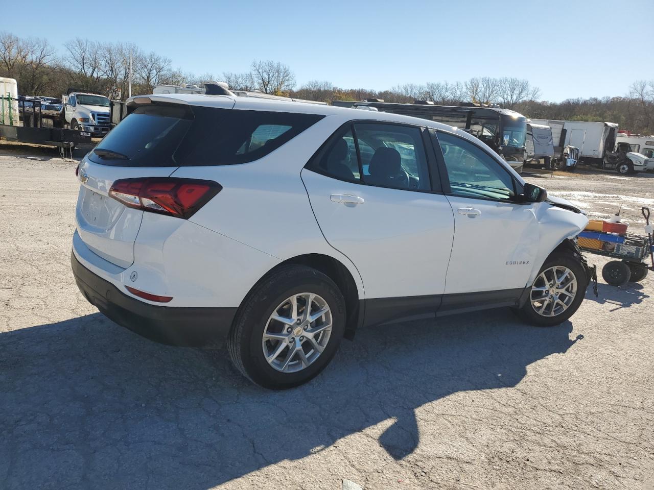 2022 Chevrolet Equinox - Image 3