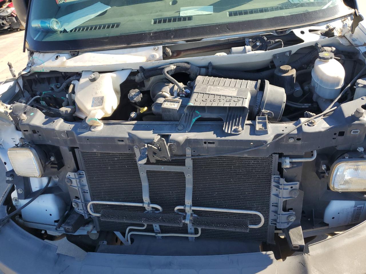 2013 Chevrolet Express - Image 12