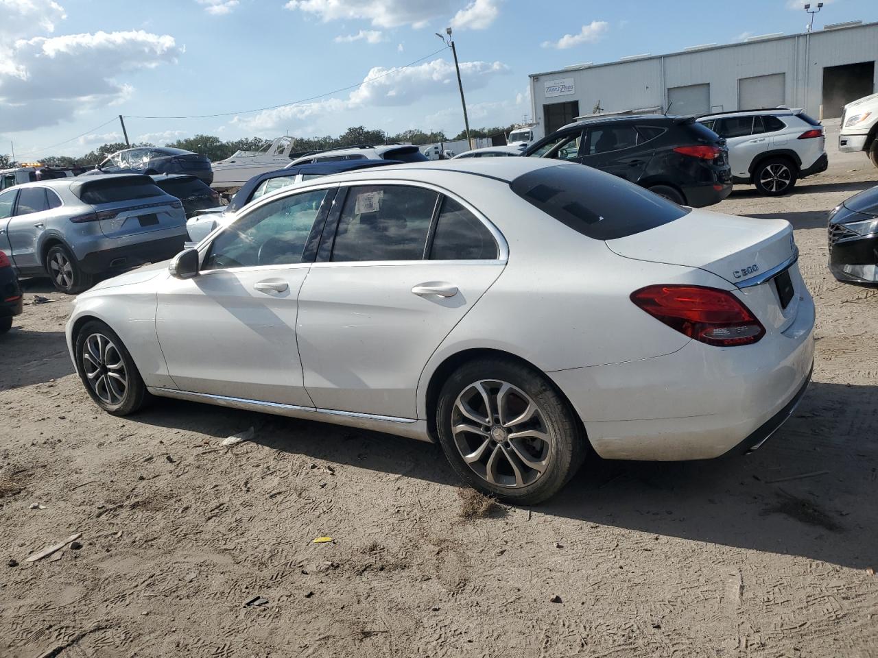 VIN 55SWF4JB4GU173286 2016 MERCEDES-BENZ C-CLASS no.2