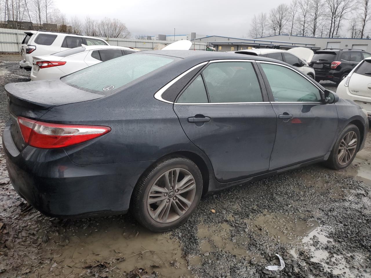 VIN 4T1BF1FK8GU256973 2016 TOYOTA CAMRY no.3