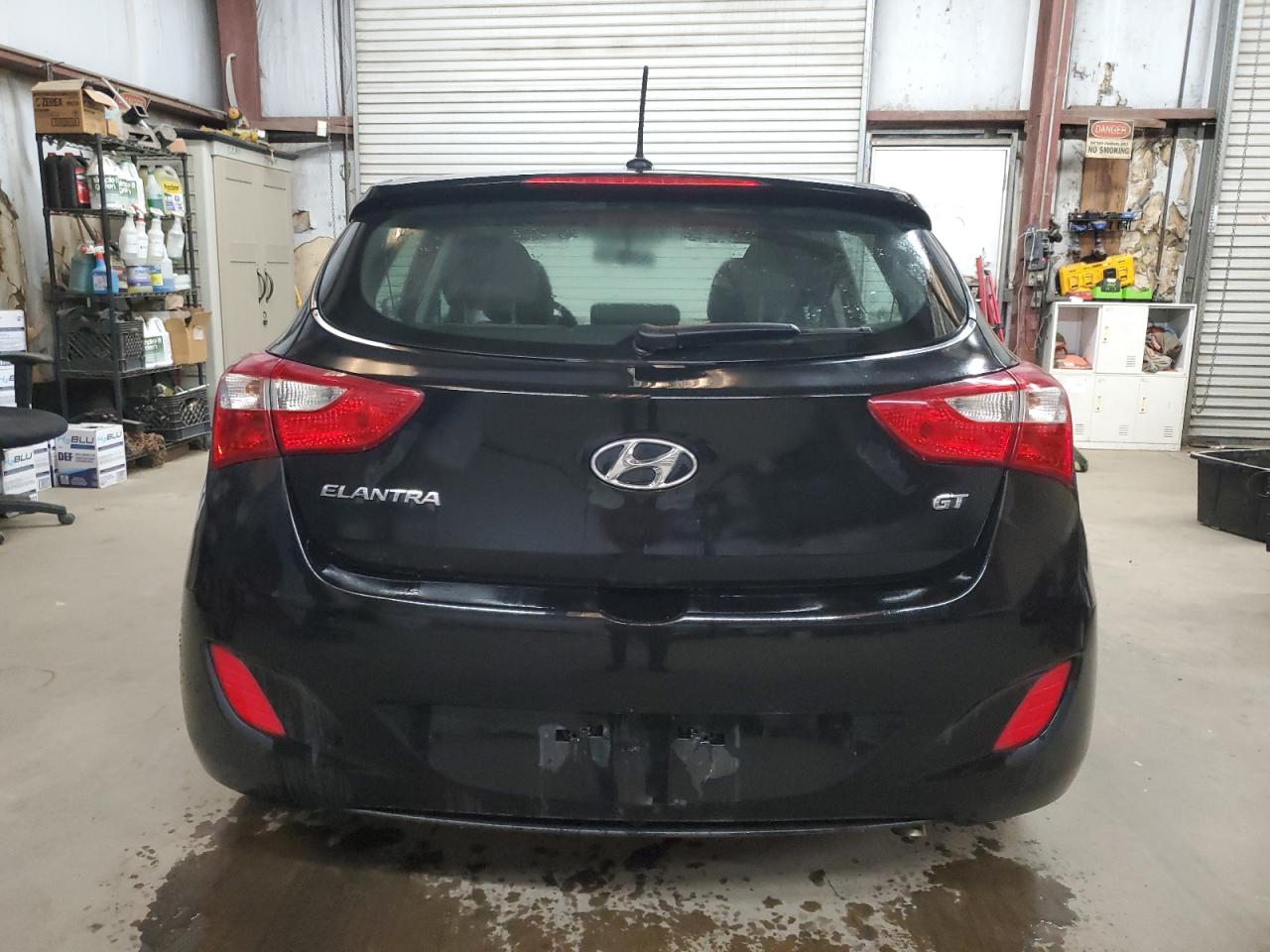 2017 Hyundai Elantra - Image 6