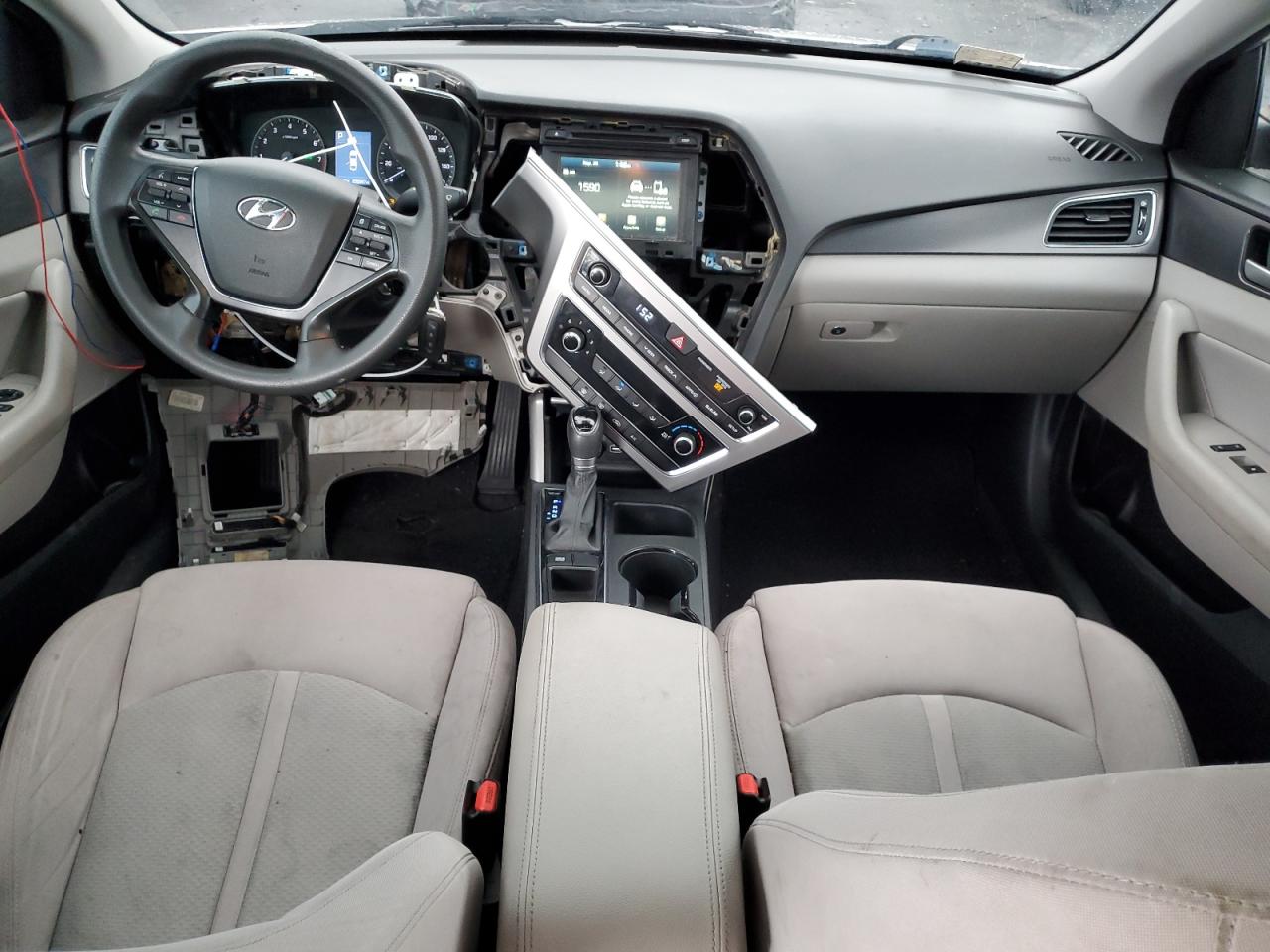 2017 Hyundai Sonata - Image 8