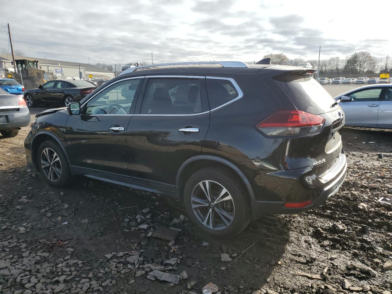 2020 Nissan Rogue - Image 2