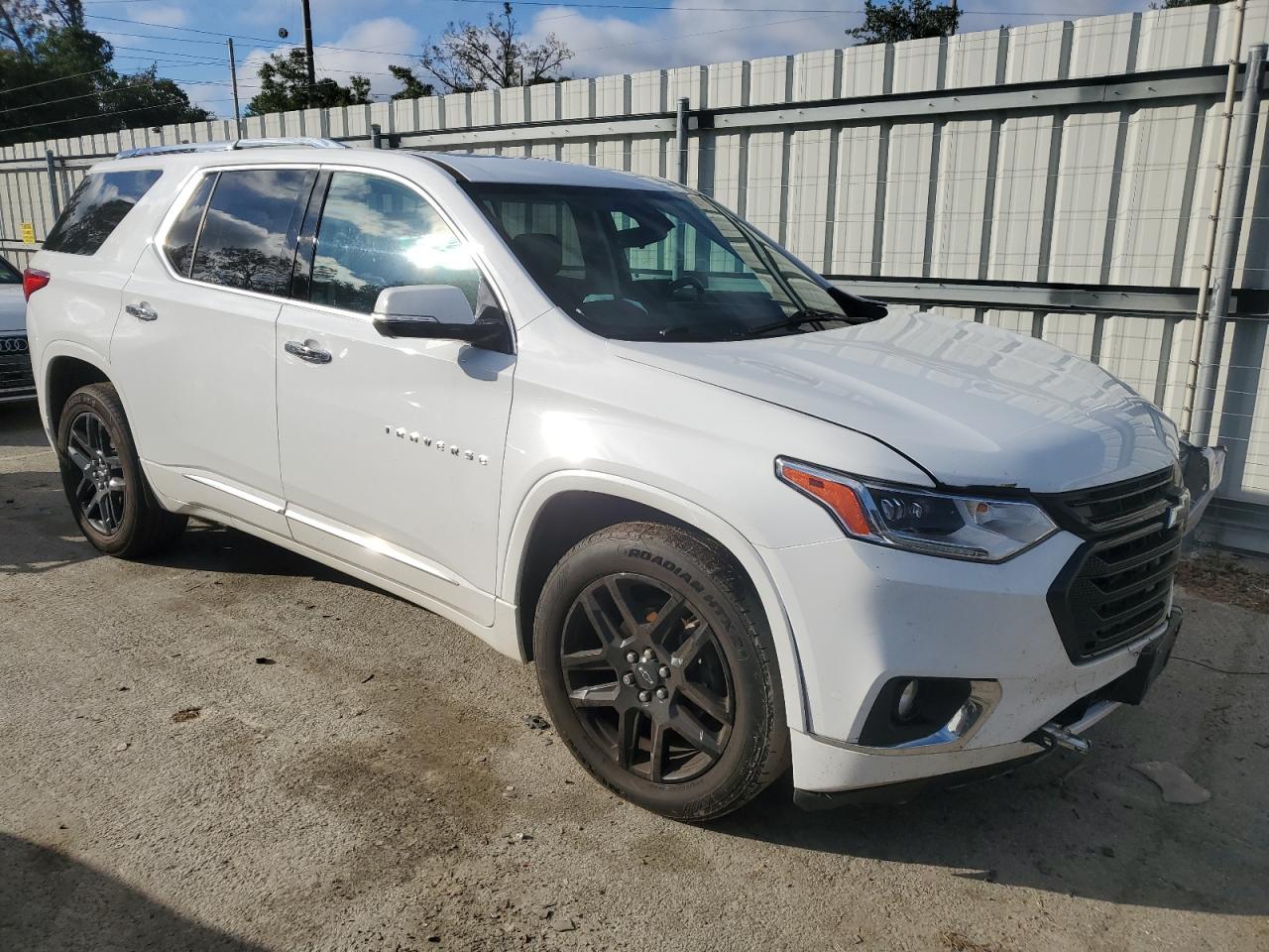 2020 Chevrolet Traverse - Image 4