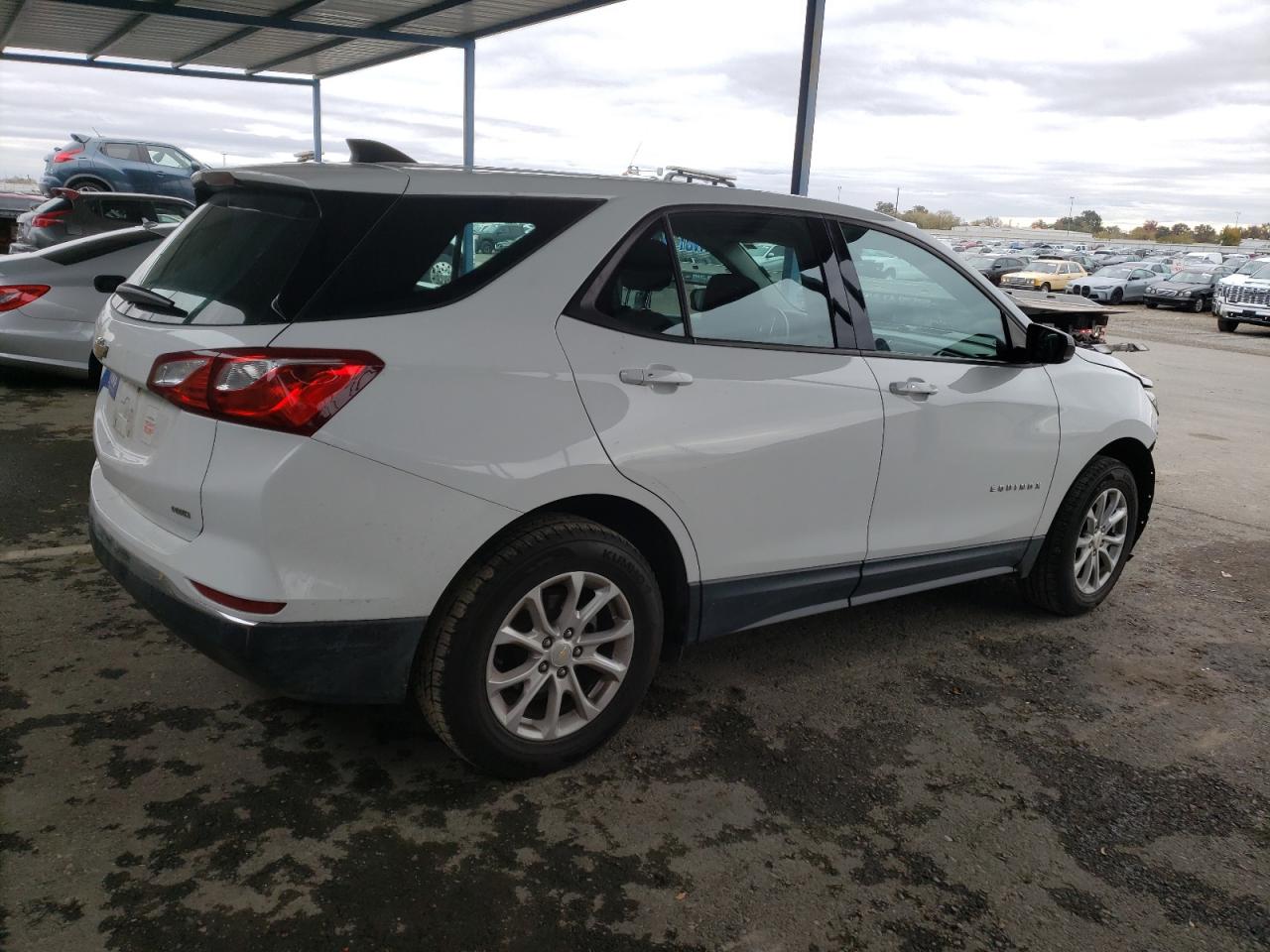 2018 Chevrolet Equinox - Image 3