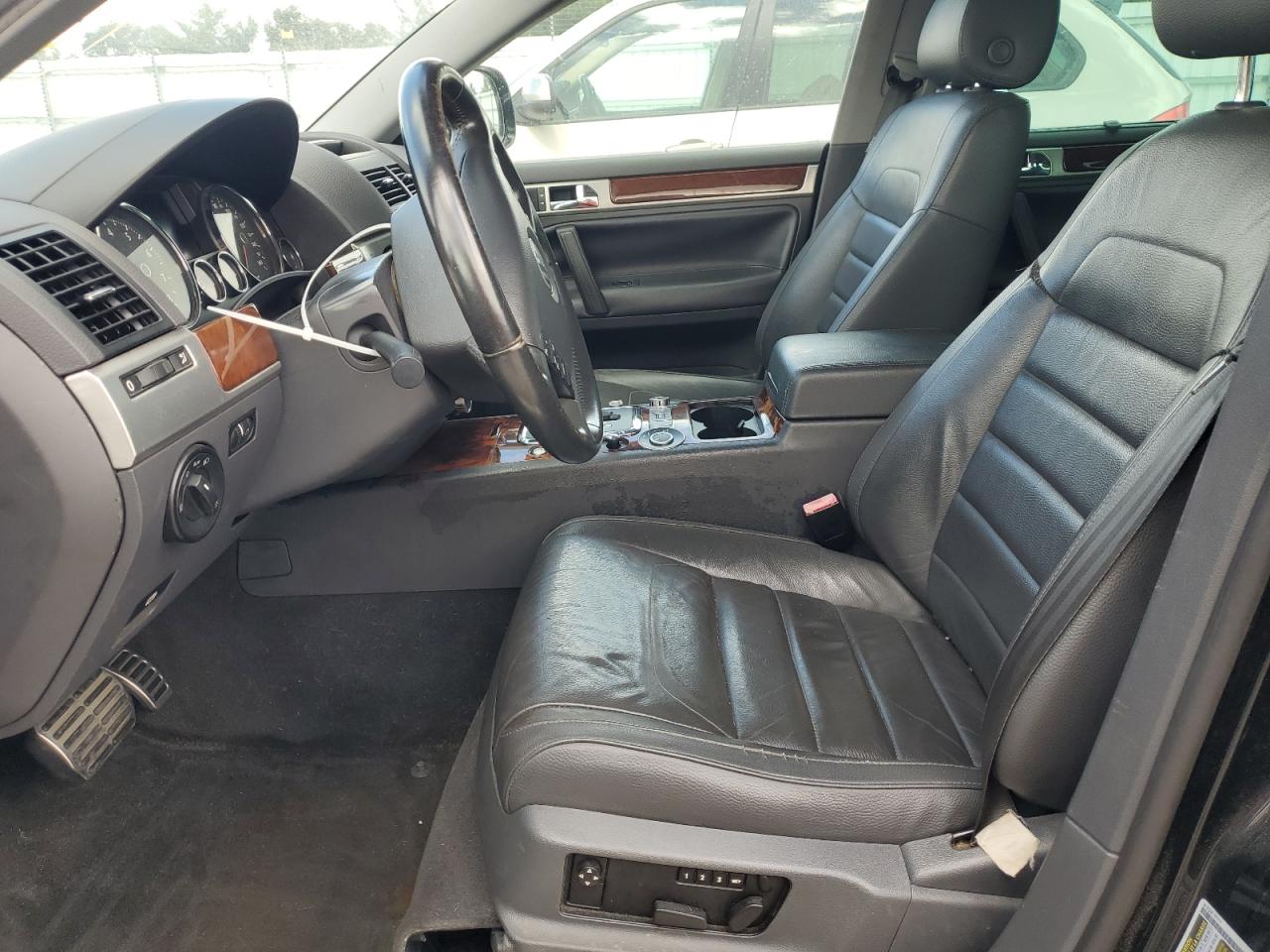2008 Volkswagen Touareg 2 V8 VIN: WVGMB77L68D046808 Lot: 57321255