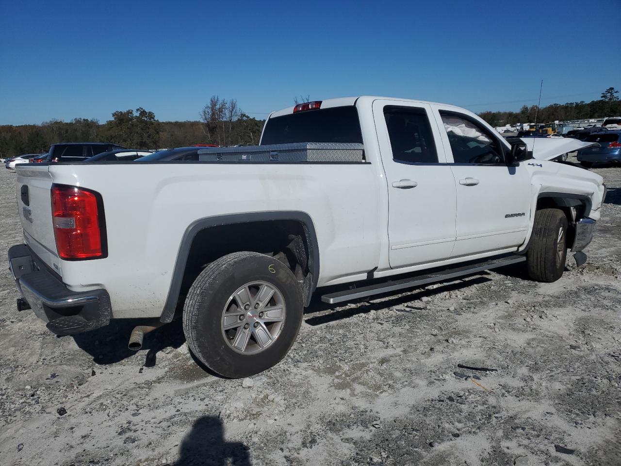 2017 GMC Sierra - Image 3