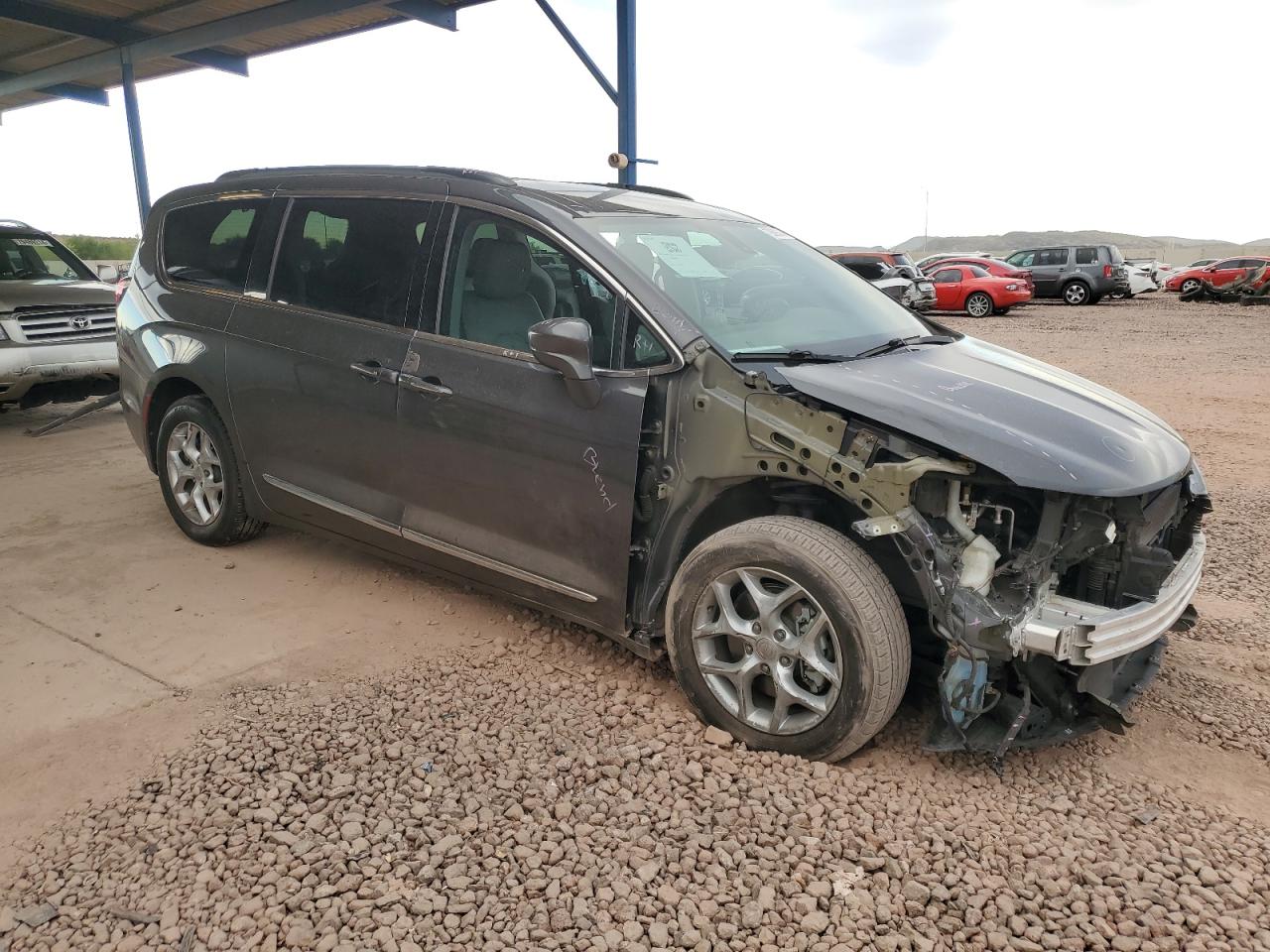 2017 Chrysler Pacifica - Image 4