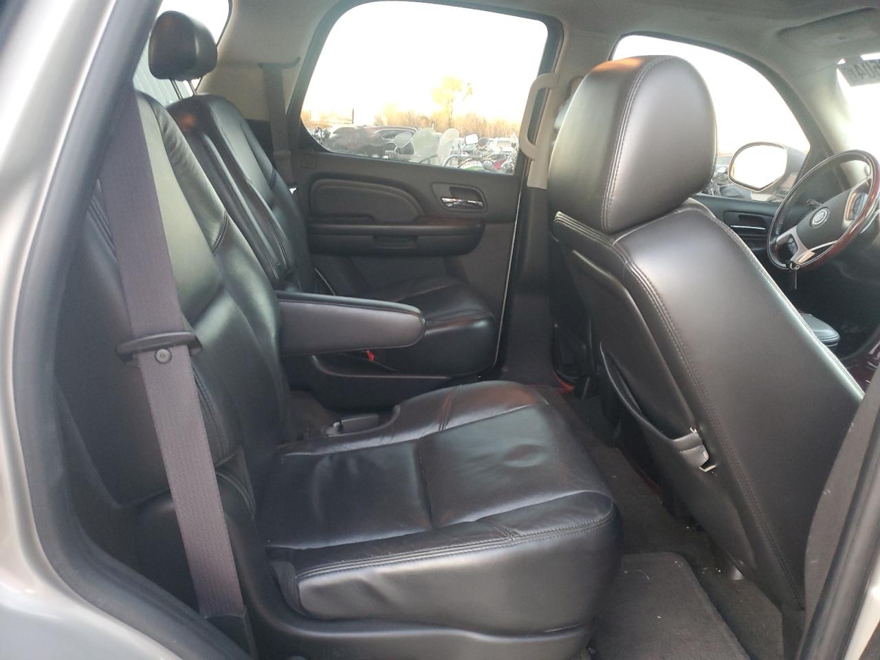 2009 Cadillac Escalade Luxury VIN: 1GYFK23229R241235 Lot: 45845155