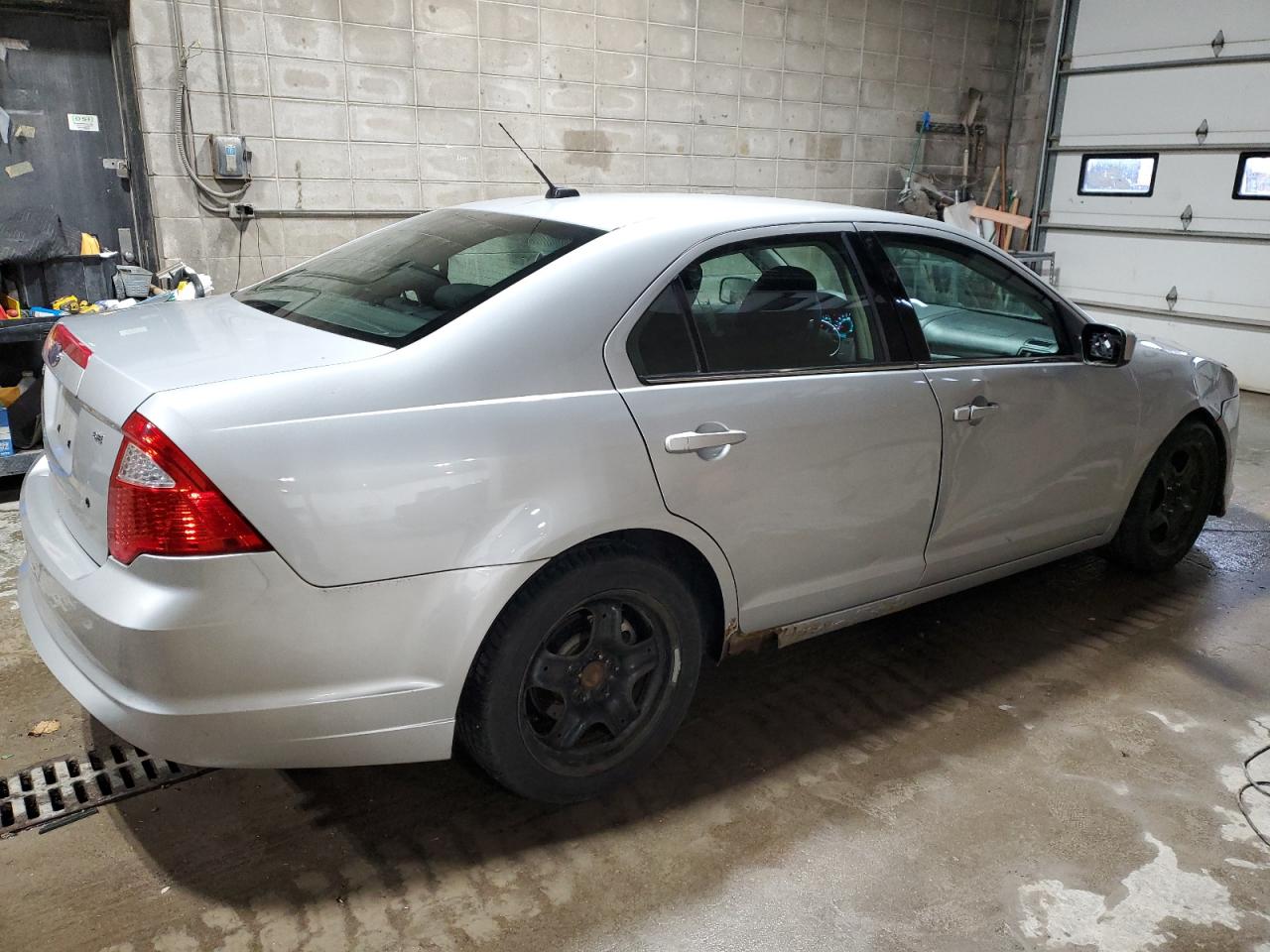 2010 Ford Fusion - Image 3