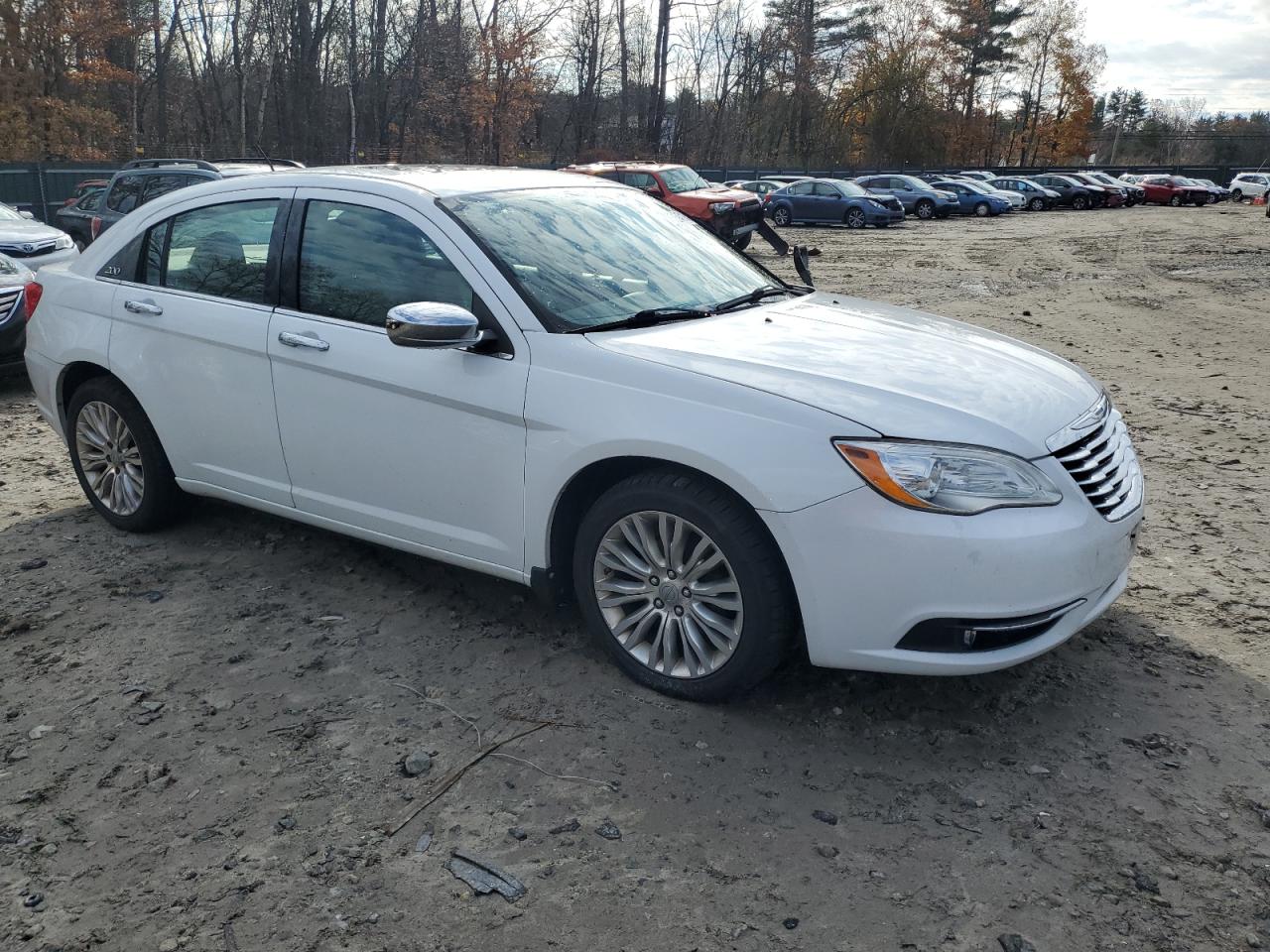 2012 Chrysler 200 - Image 4