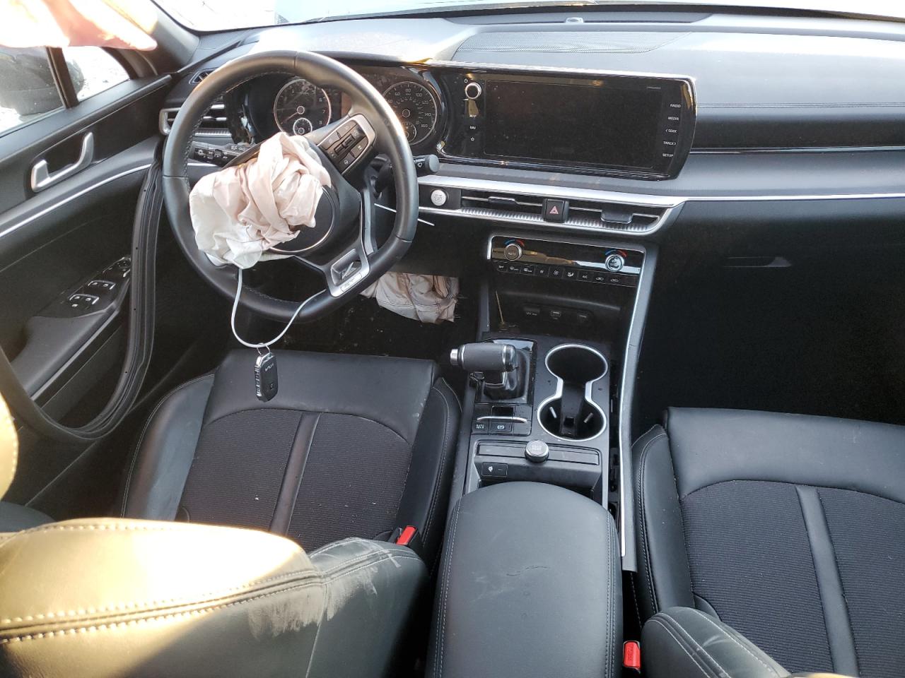 2023 Kia K5 - Image 8