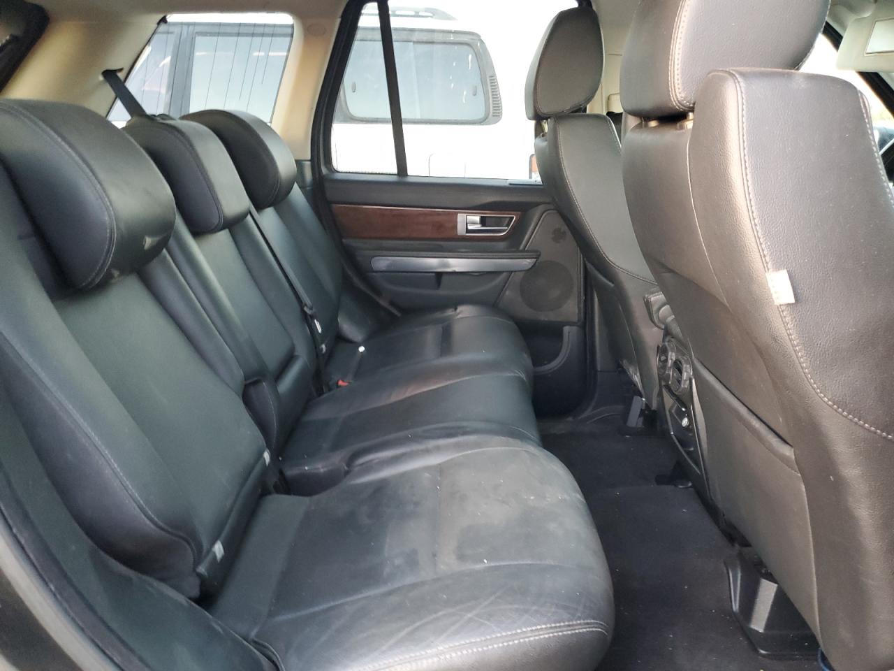 2011 Land Rover Range Rover - Image 11