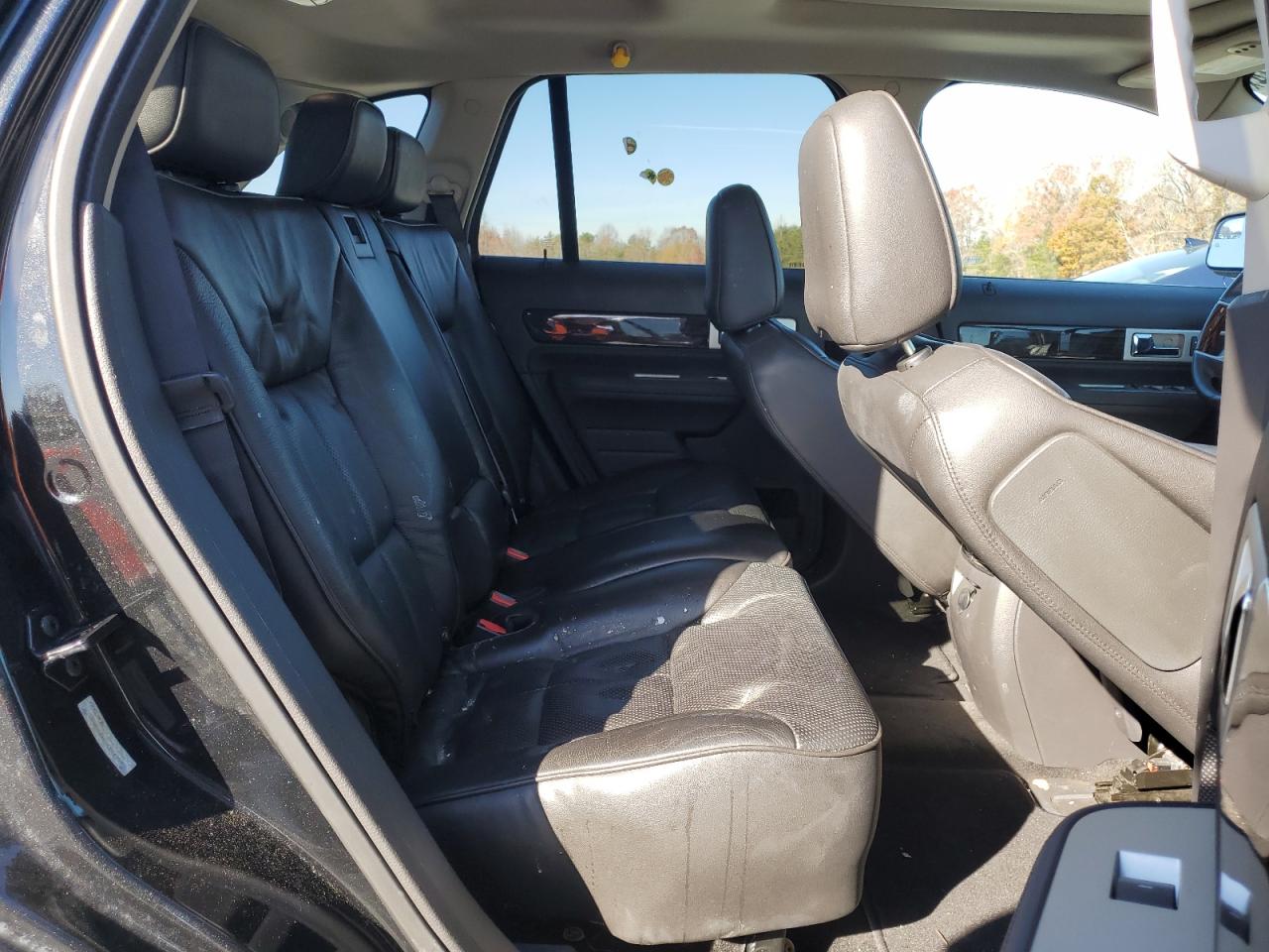 2010 Lincoln MKX - Image 11