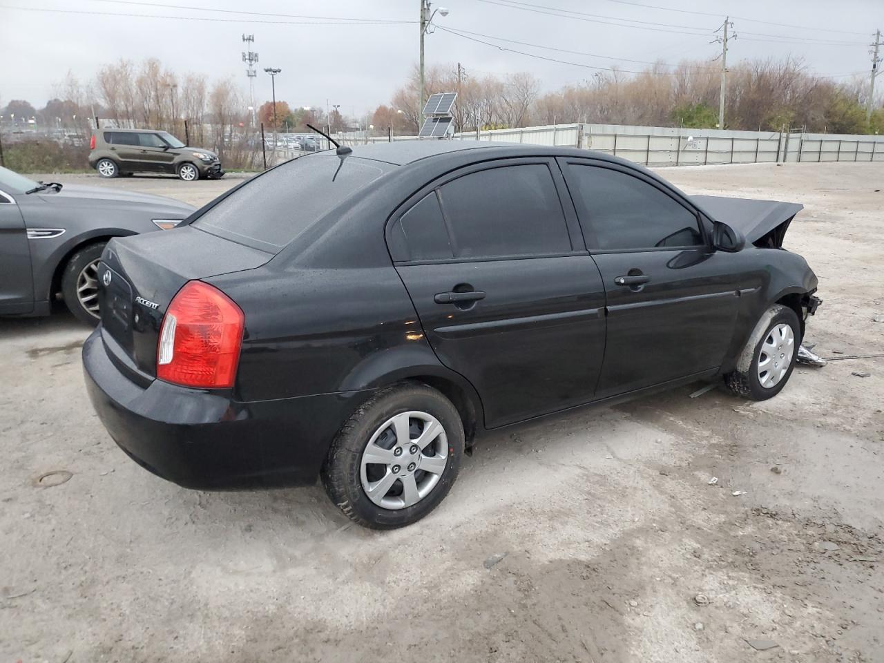 2007 Hyundai Accent - Image 3