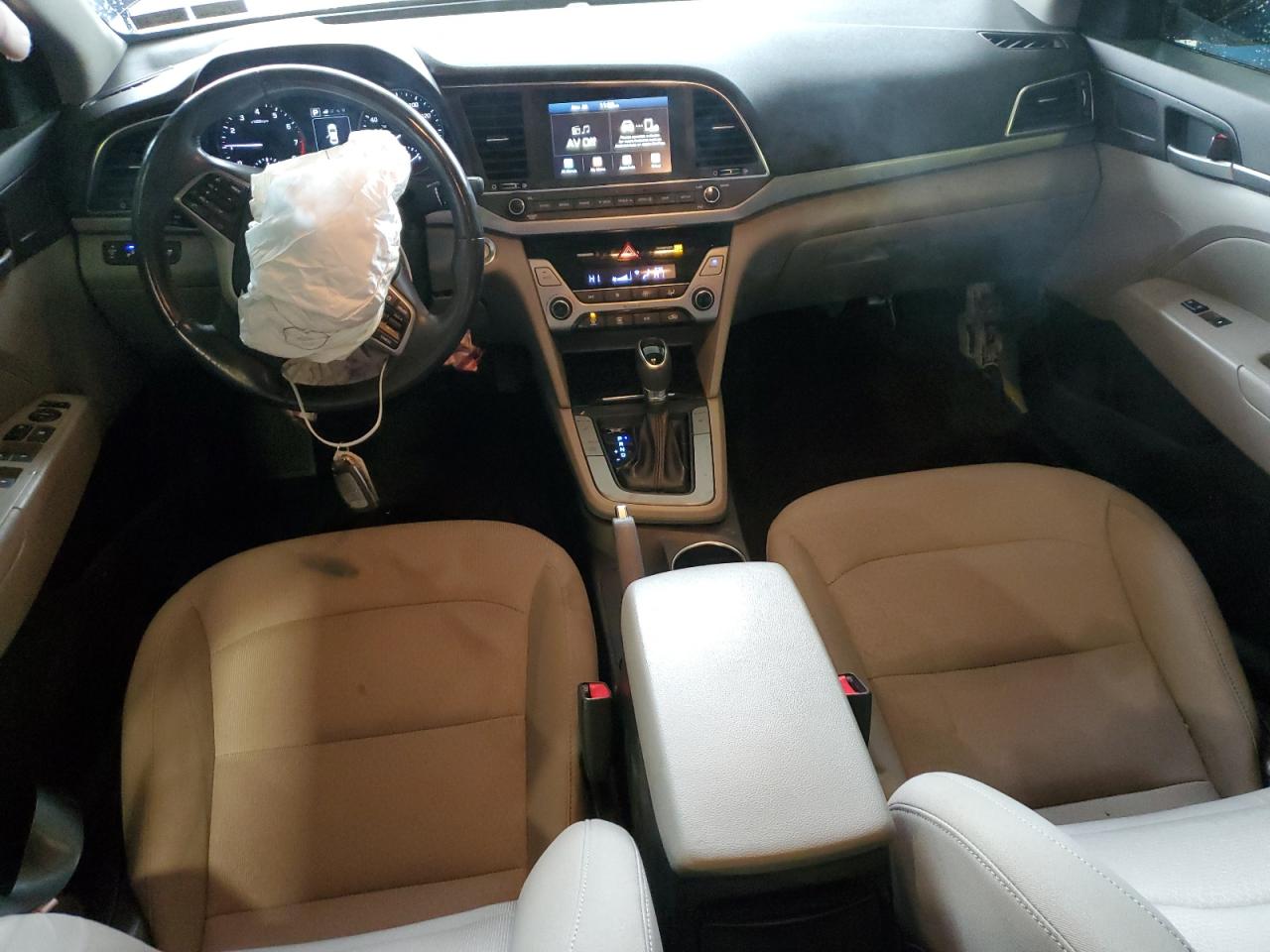 2018 Hyundai Elantra - Image 8