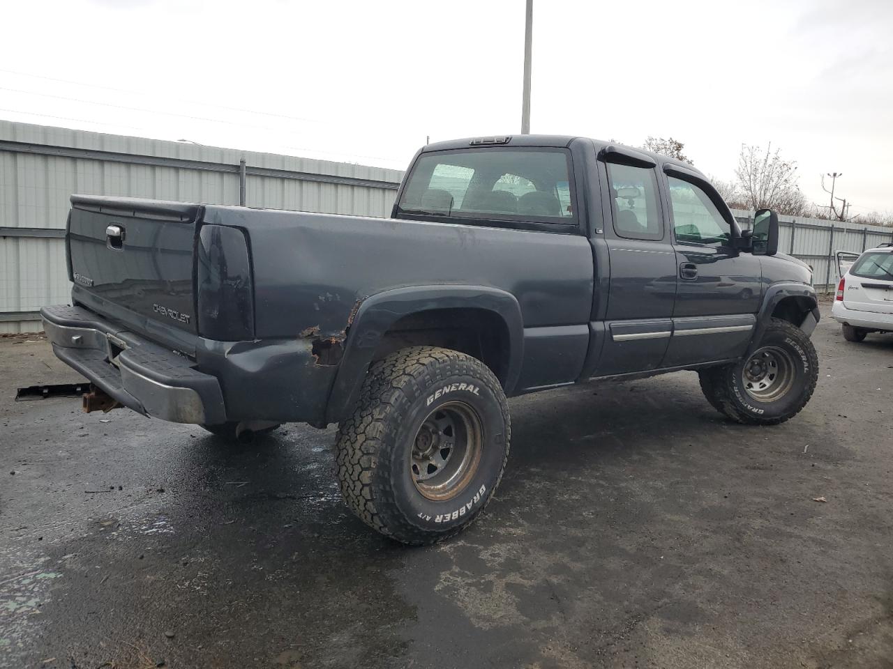 2003 Chevrolet Silverado - Image 3