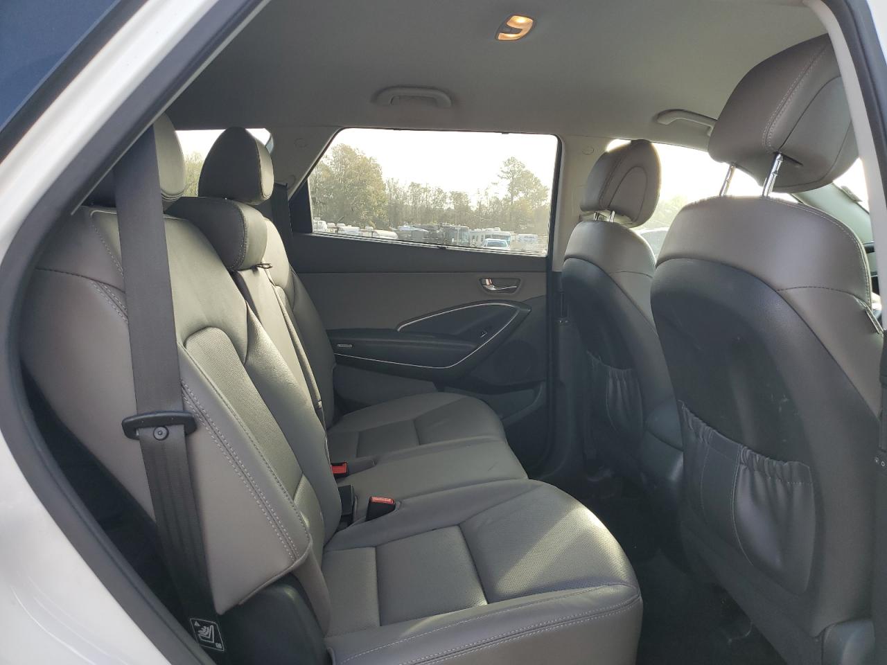 2019 Hyundai Santa Fe - Image 11