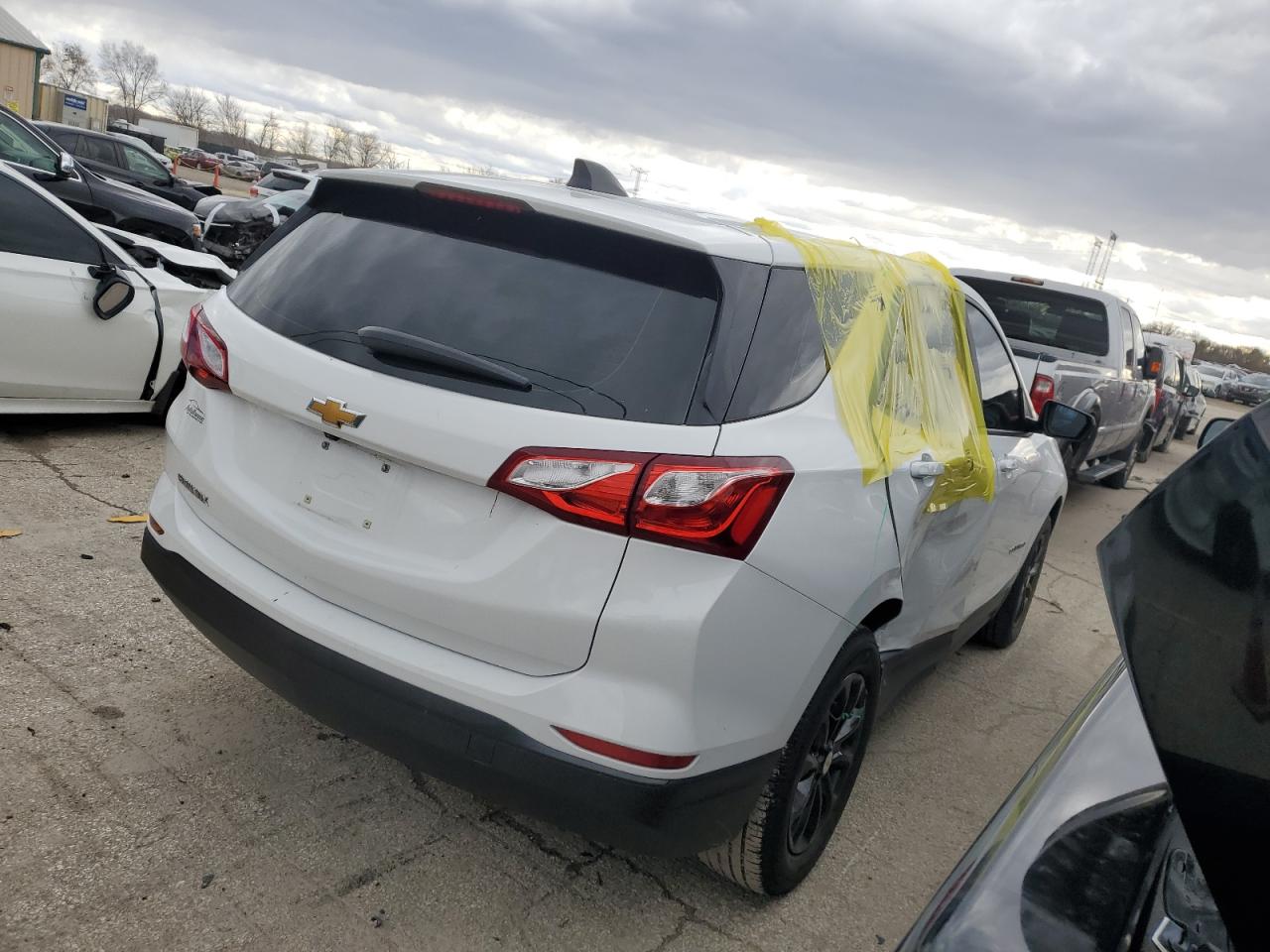 2020 Chevrolet Equinox - Image 3