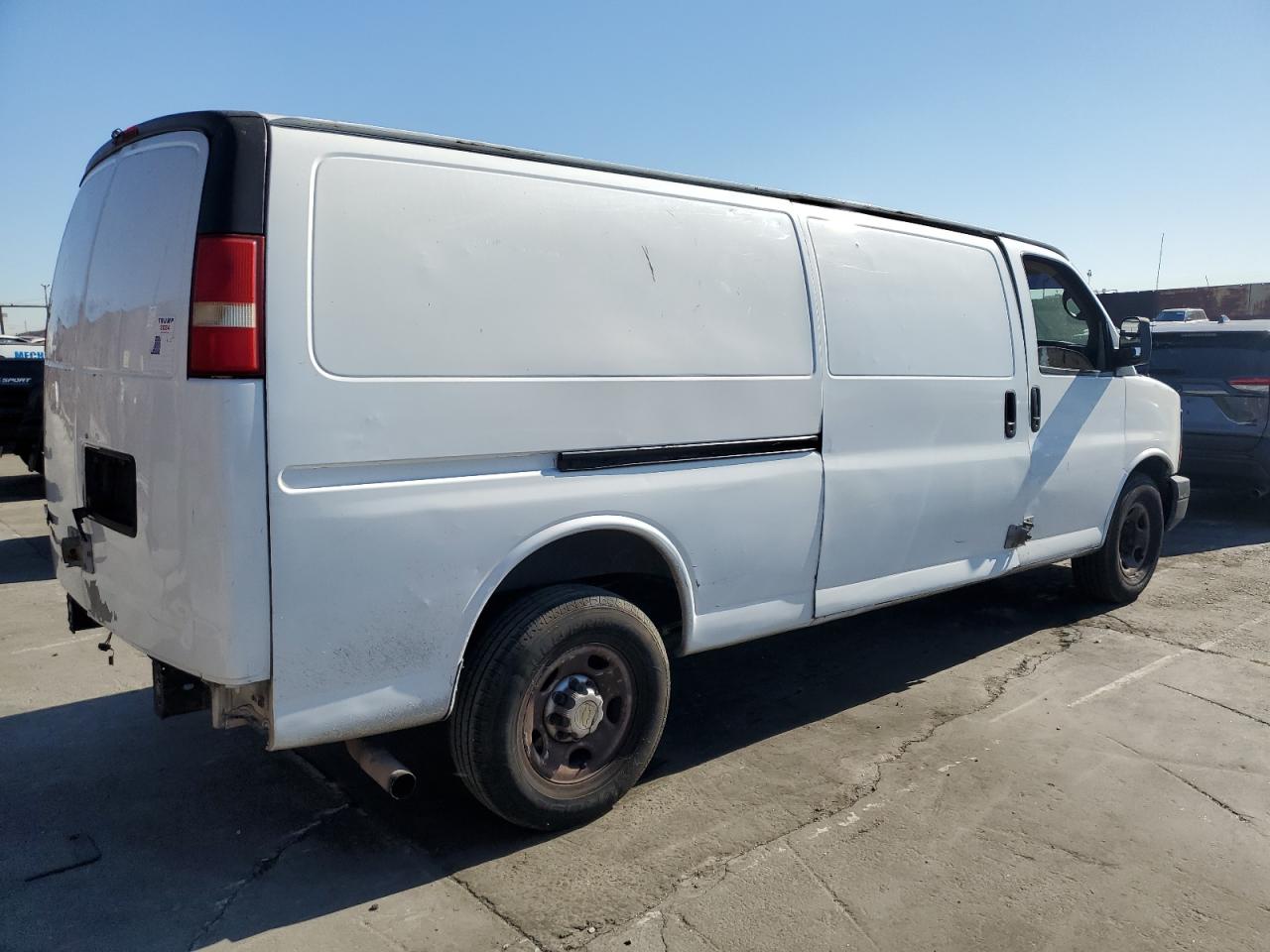 2012 Chevrolet Express - Image 3