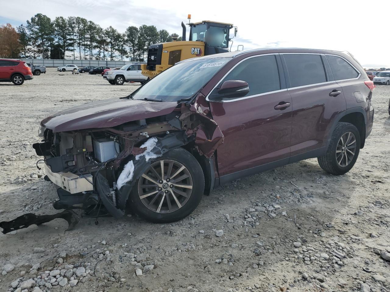 2019 Toyota Highlander - Image 1