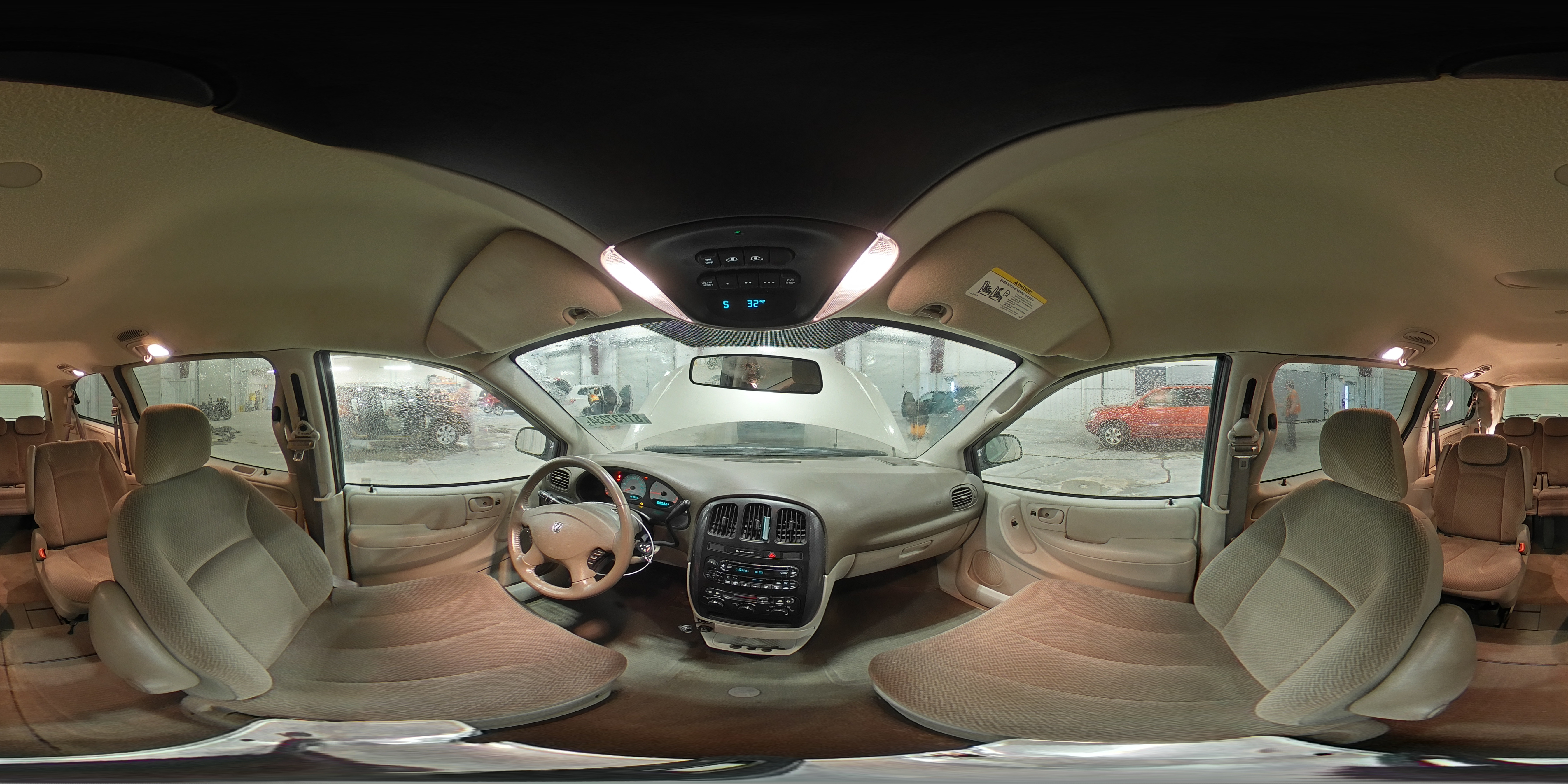 2005 Dodge Caravan - Image 13