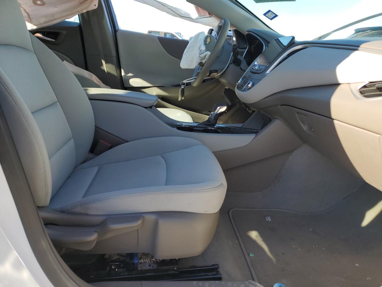 2022 Chevrolet Malibu - Image 7