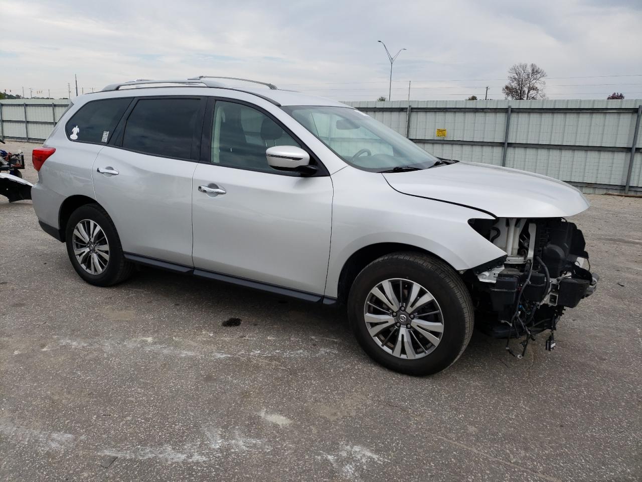 2019 Nissan Pathfinder - Image 4