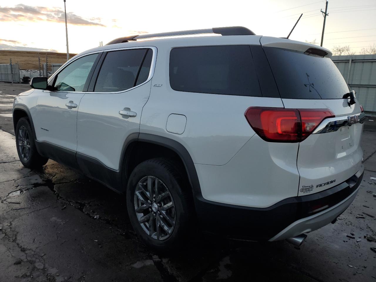 2019 GMC Acadia - Image 2