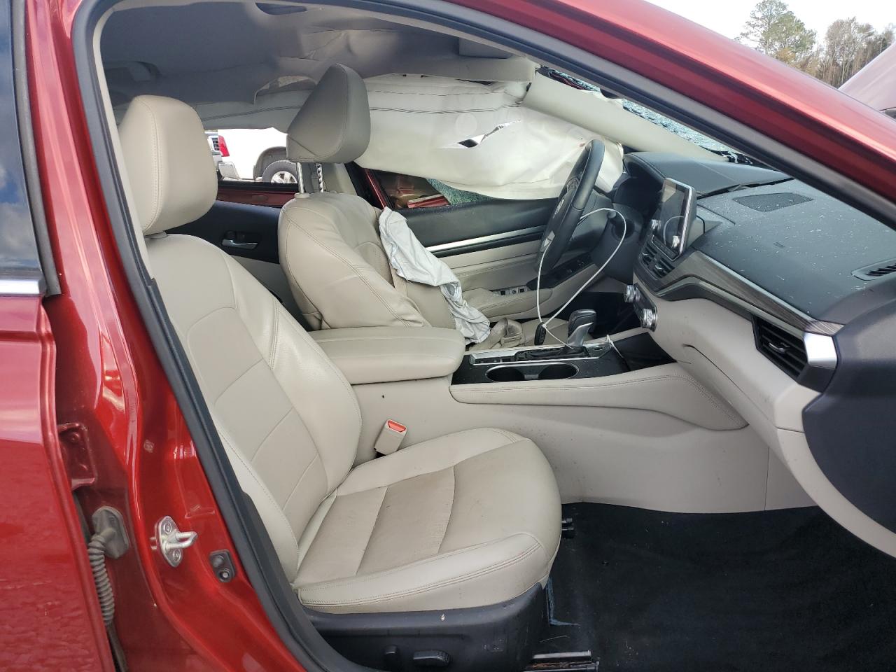 2019 Nissan Altima - Image 7