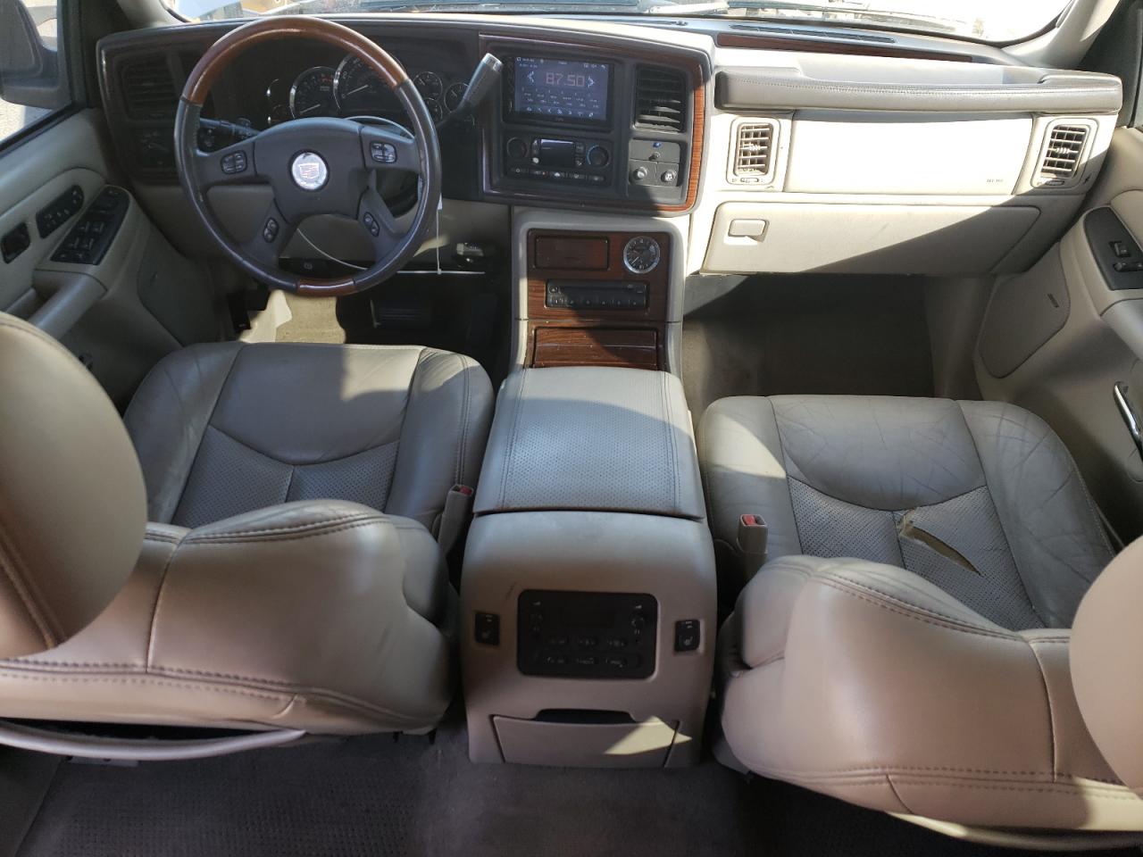 2004 Cadillac Escalade Luxury VIN: 1GYEK63N04R305147 Lot: 79446054