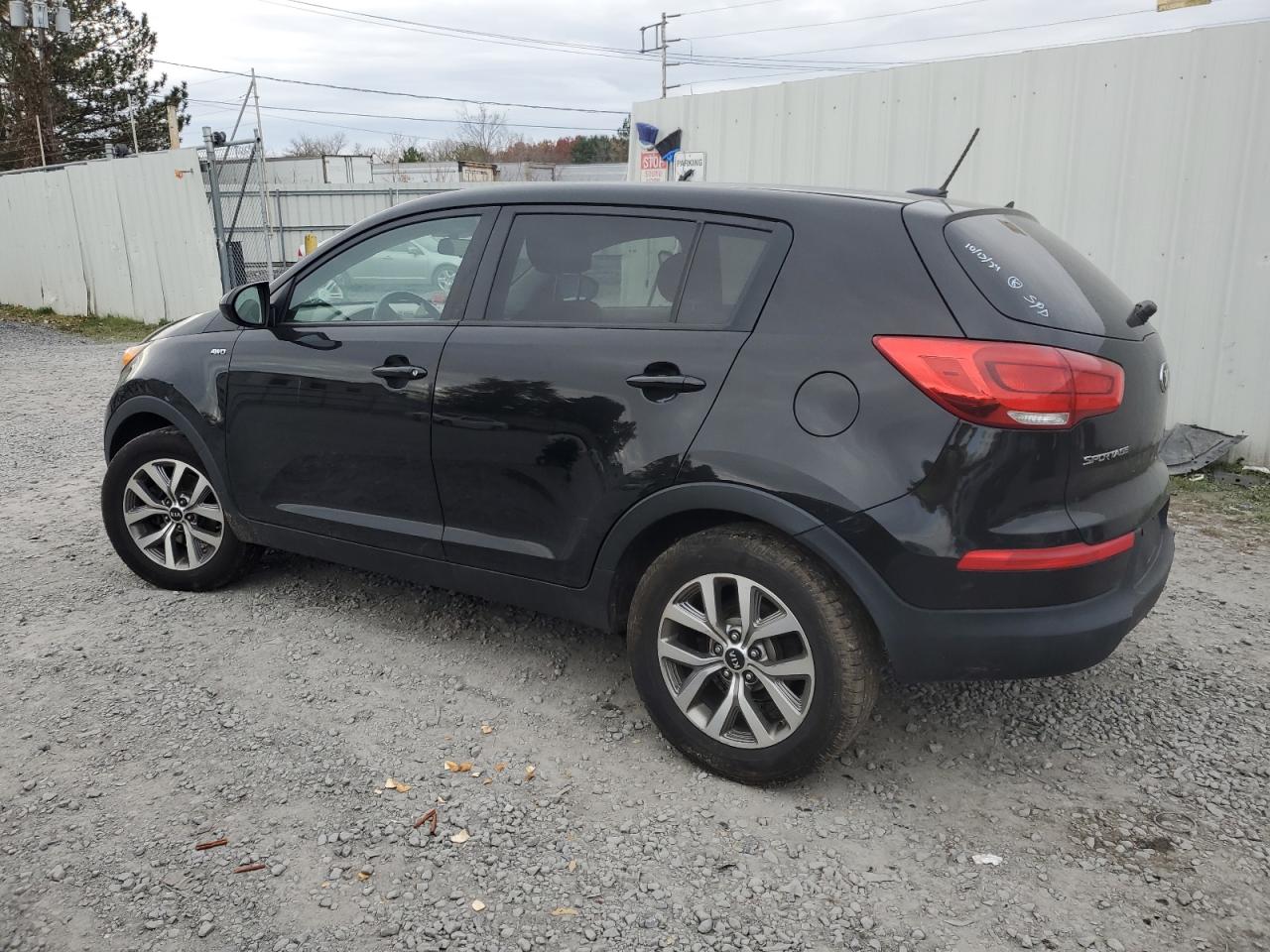 VIN KNDPBCAC5F7718789 2015 KIA SPORTAGE no.2